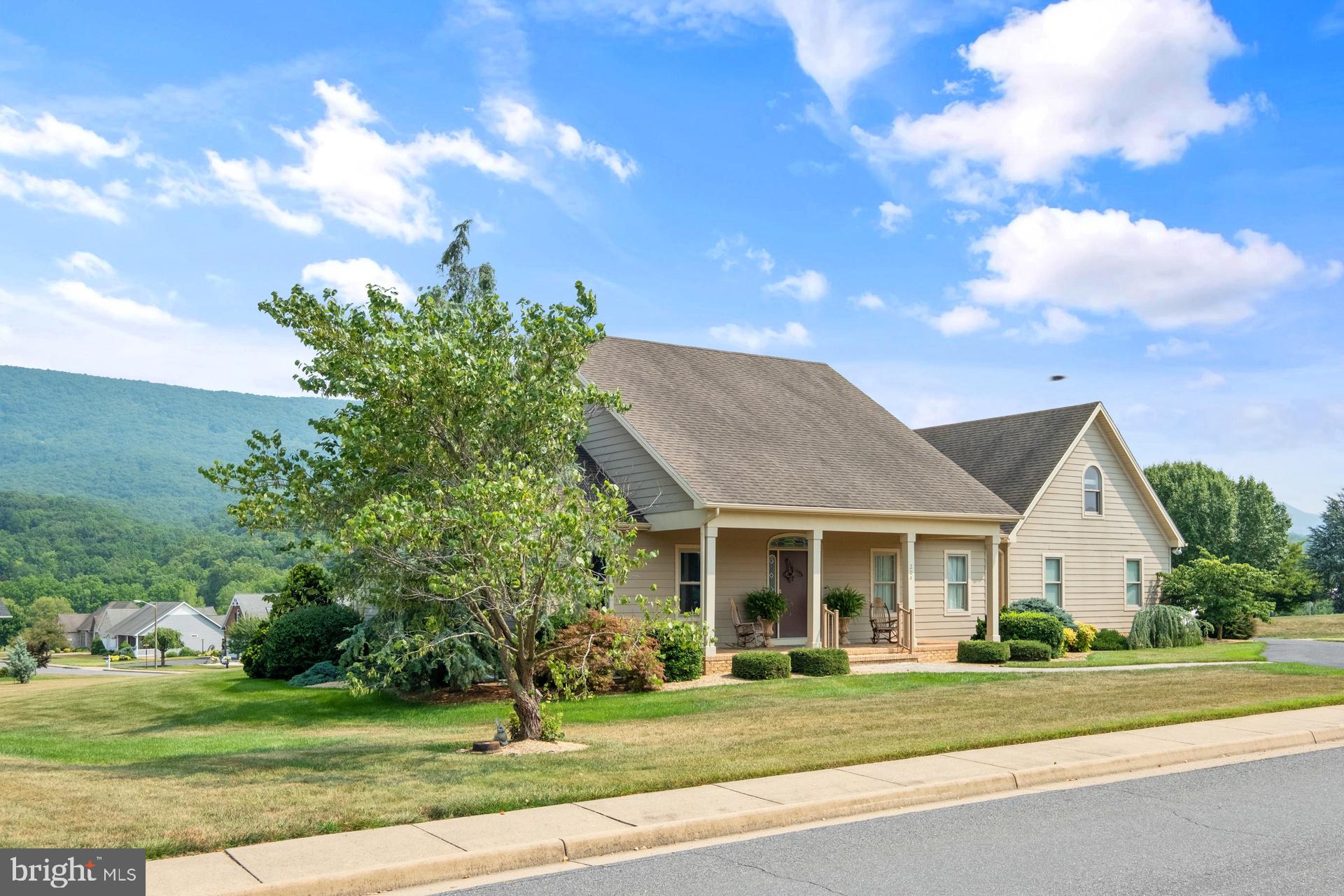 FAIRWAY MANOR - Residential