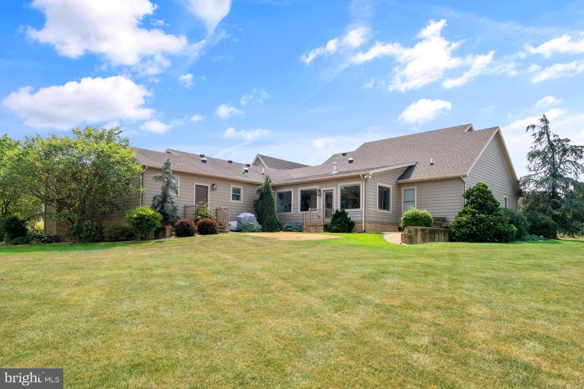 FAIRWAY MANOR - Residential