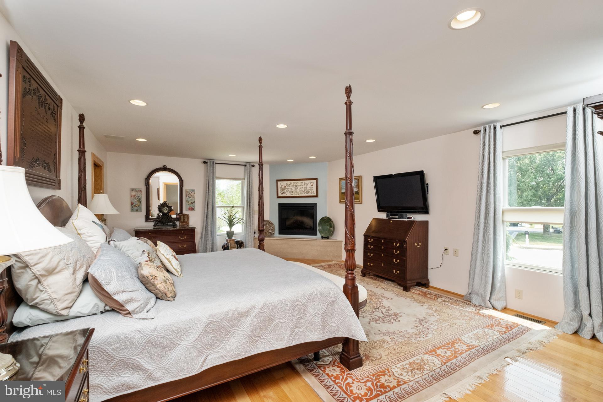 FAIRWAY MANOR - Residential