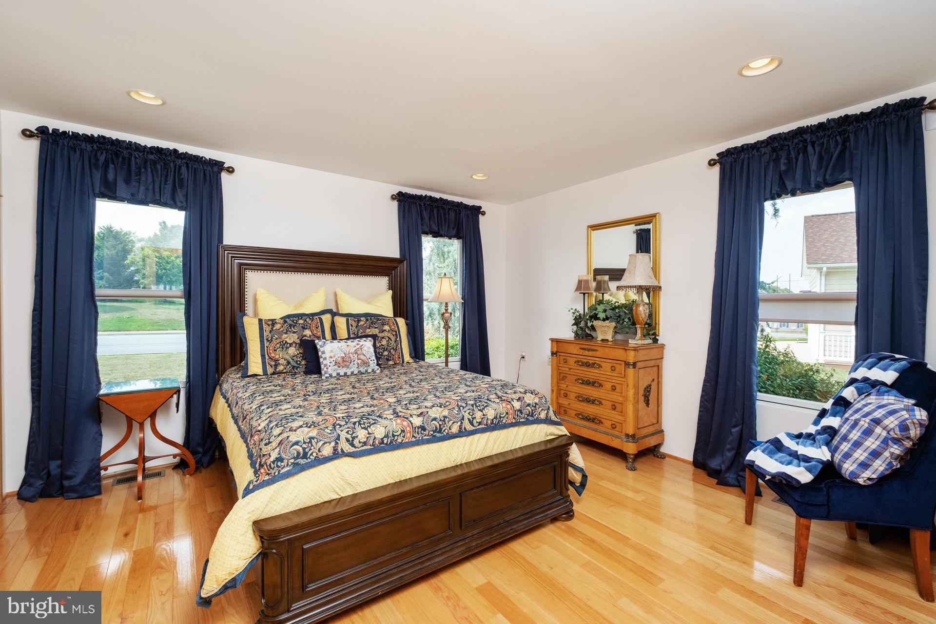 FAIRWAY MANOR - Residential