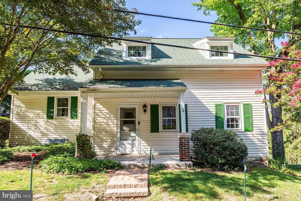 Photo of 2833 Spring Valley Road, Lancaster, PA 17601 (MLS # PALA2056584)