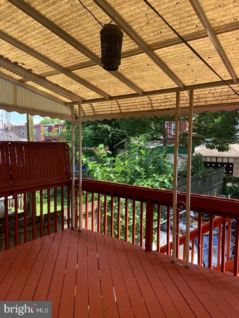 LAWNDALE - Residential