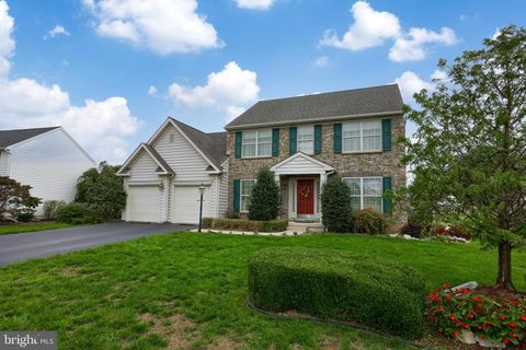 Photo of 304 Willow Dell Lane, Leola, PA 17540 (MLS # PALA2056998)