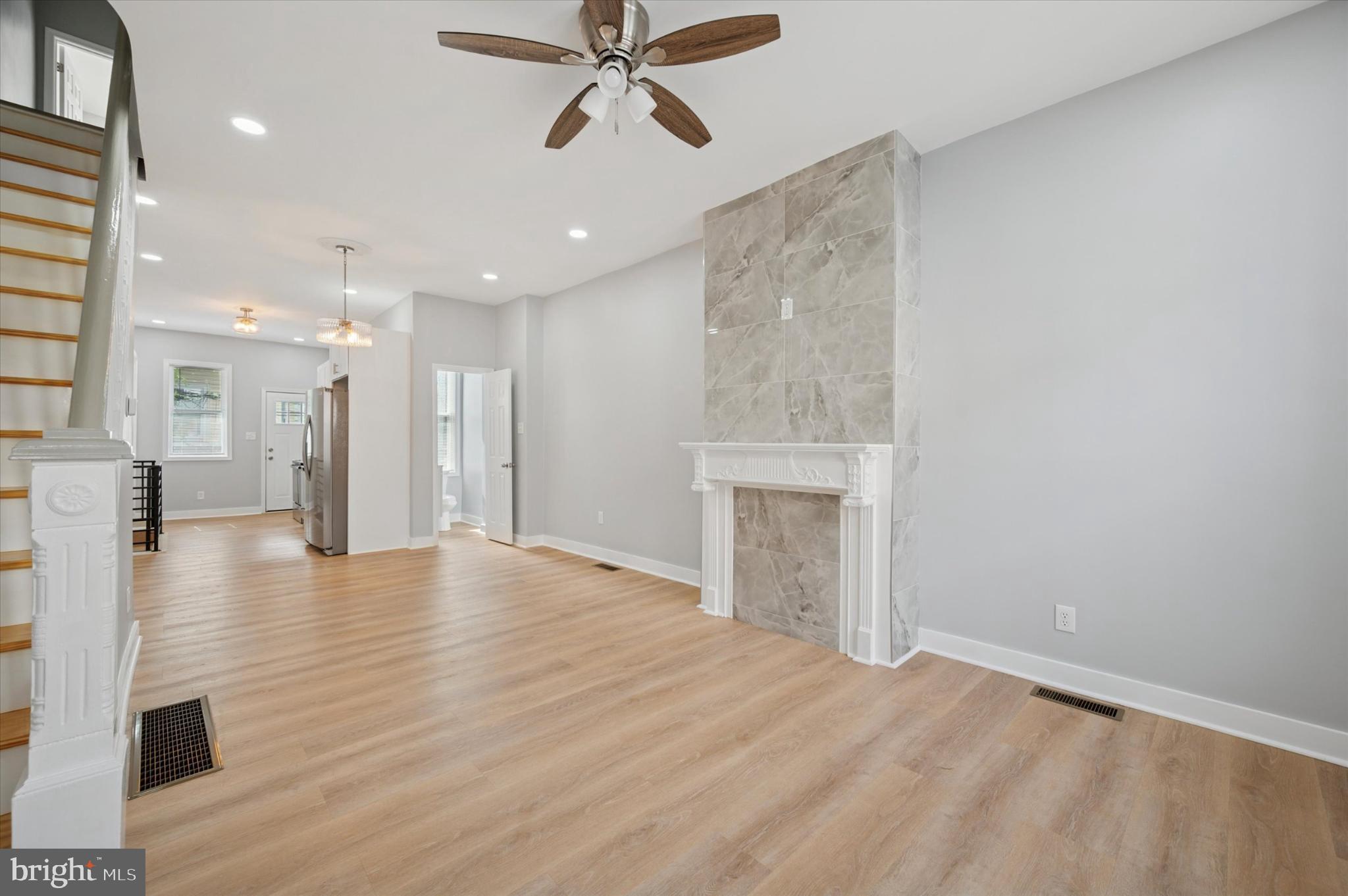 2816 W ALBERT STREET