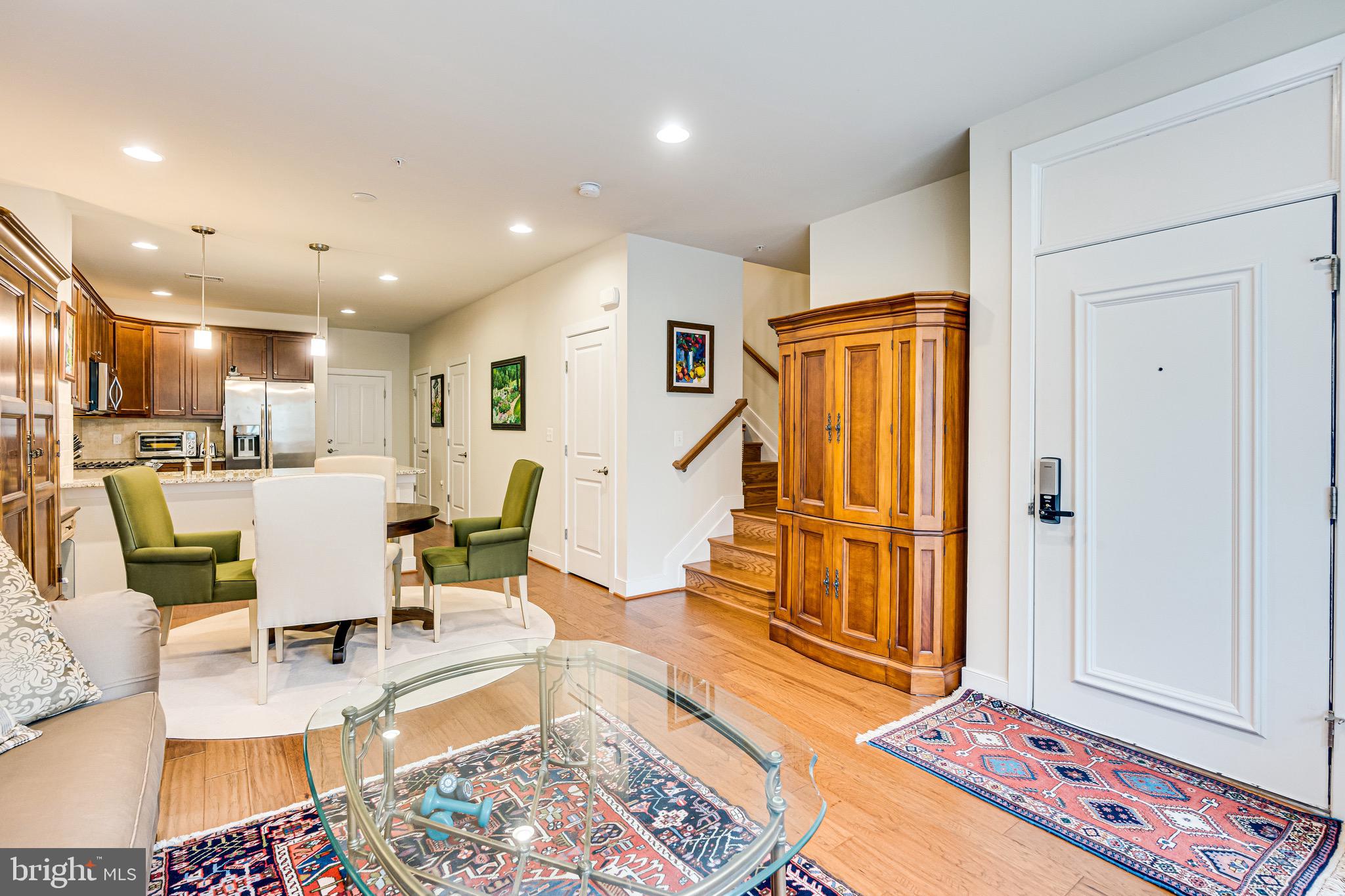 POTOMAC YARD CONDOMINIUM - Residential Lease