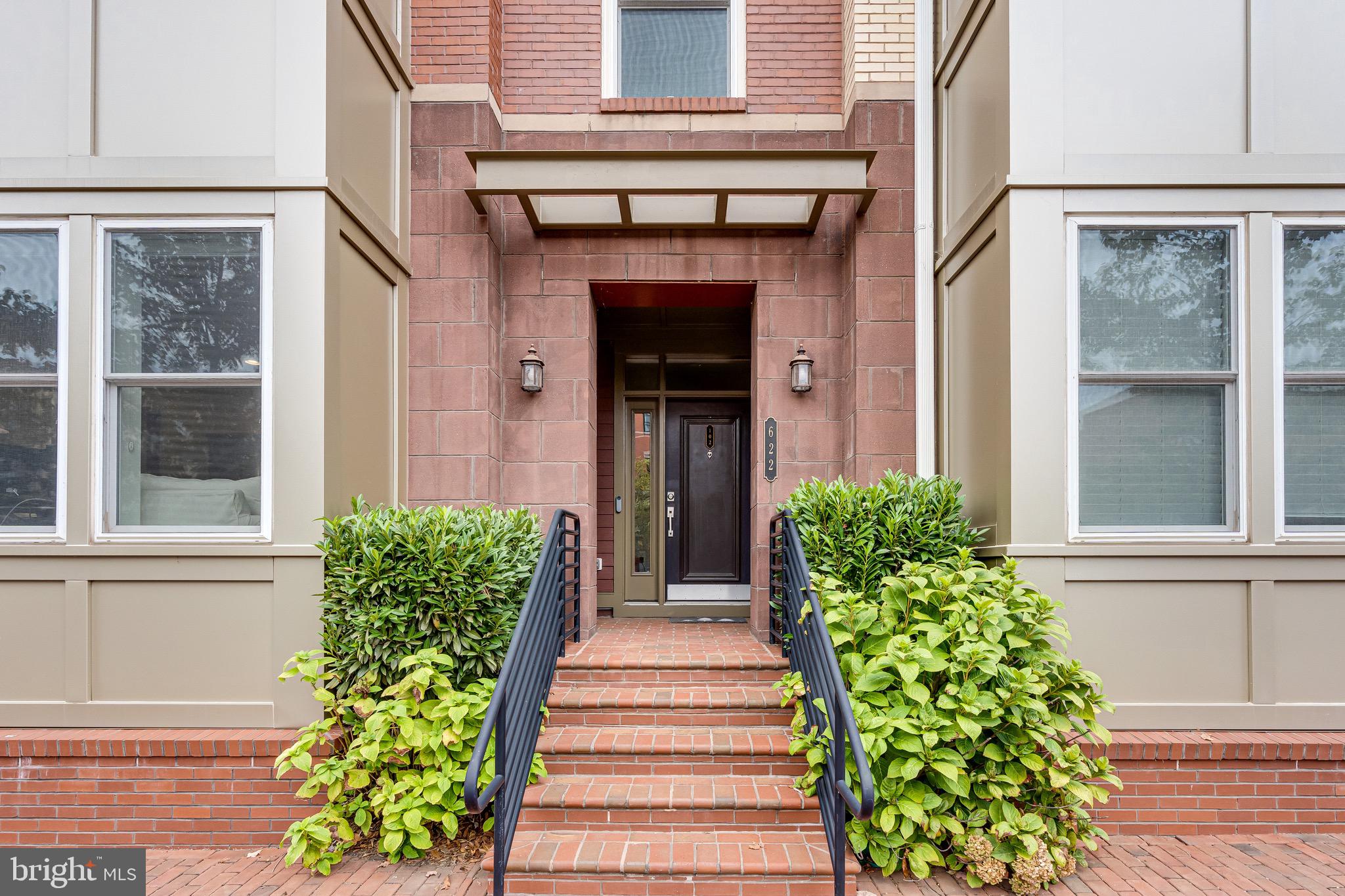 POTOMAC YARD CONDOMINIUM - Residential Lease