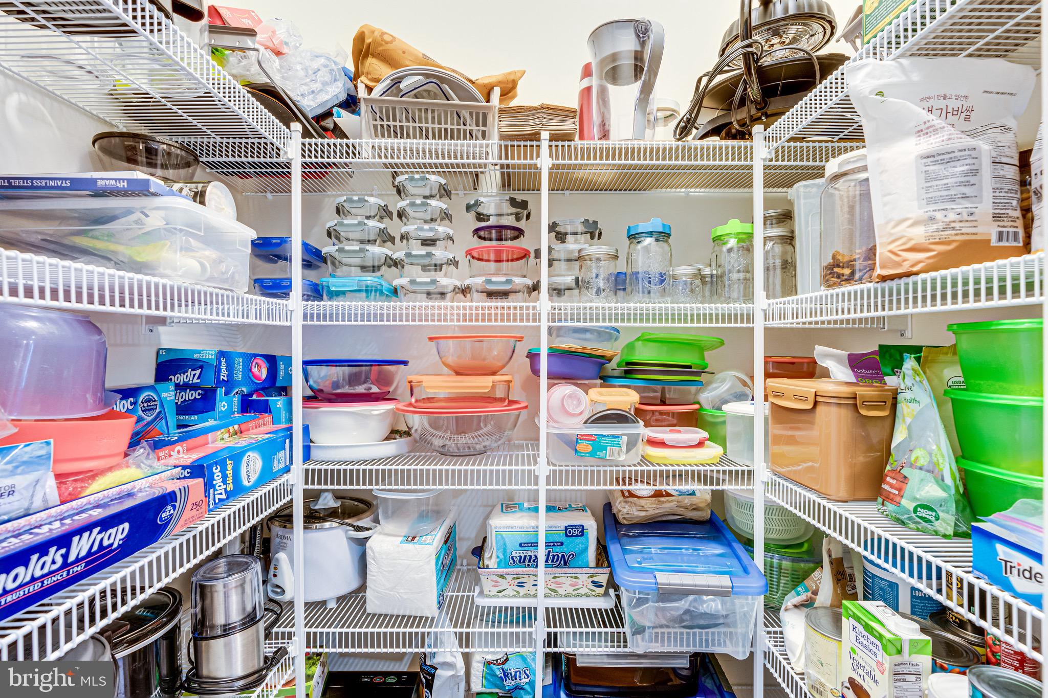 POTOMAC YARD CONDOMINIUM - Residential Lease