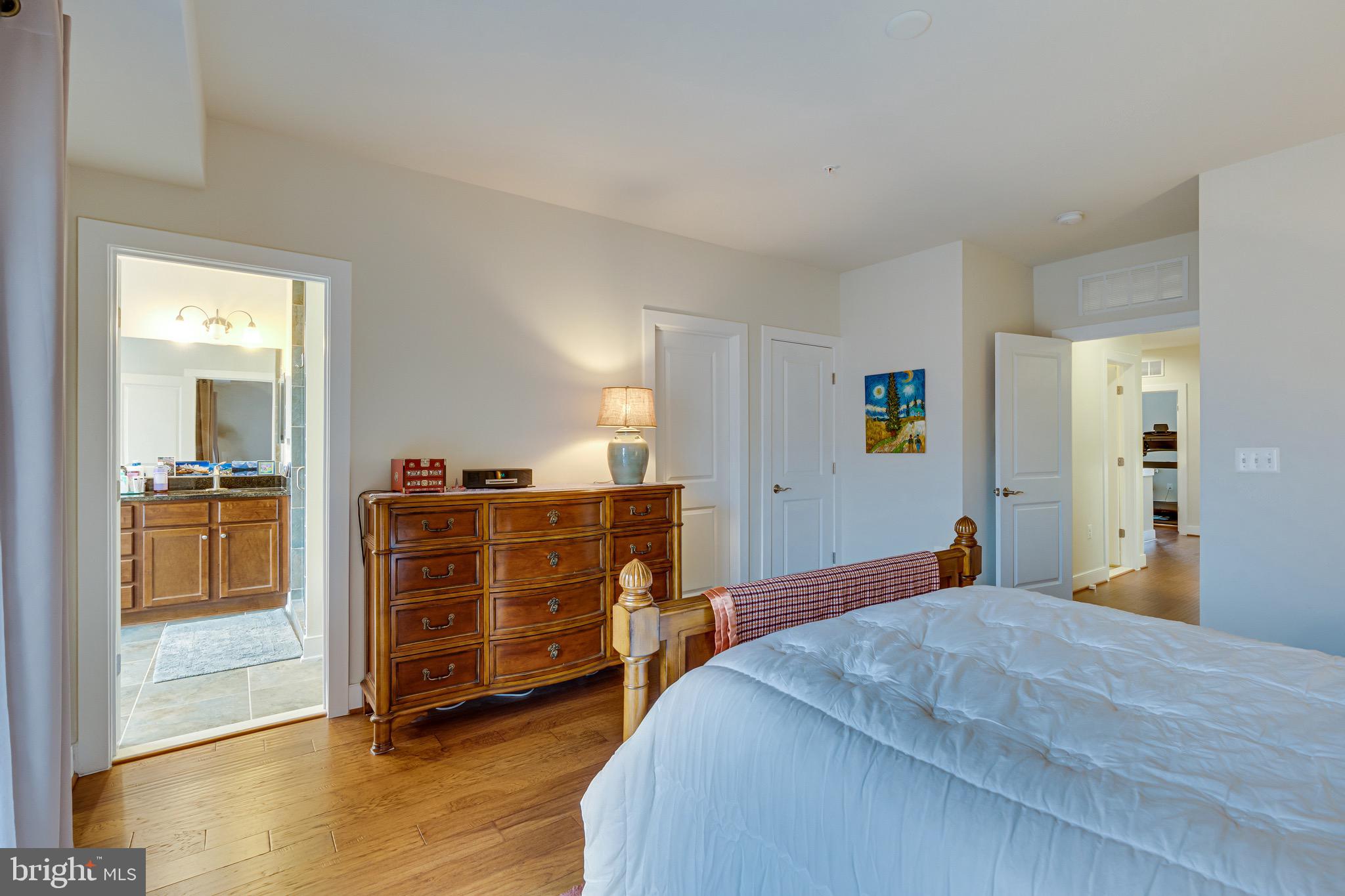 POTOMAC YARD CONDOMINIUM - Residential Lease