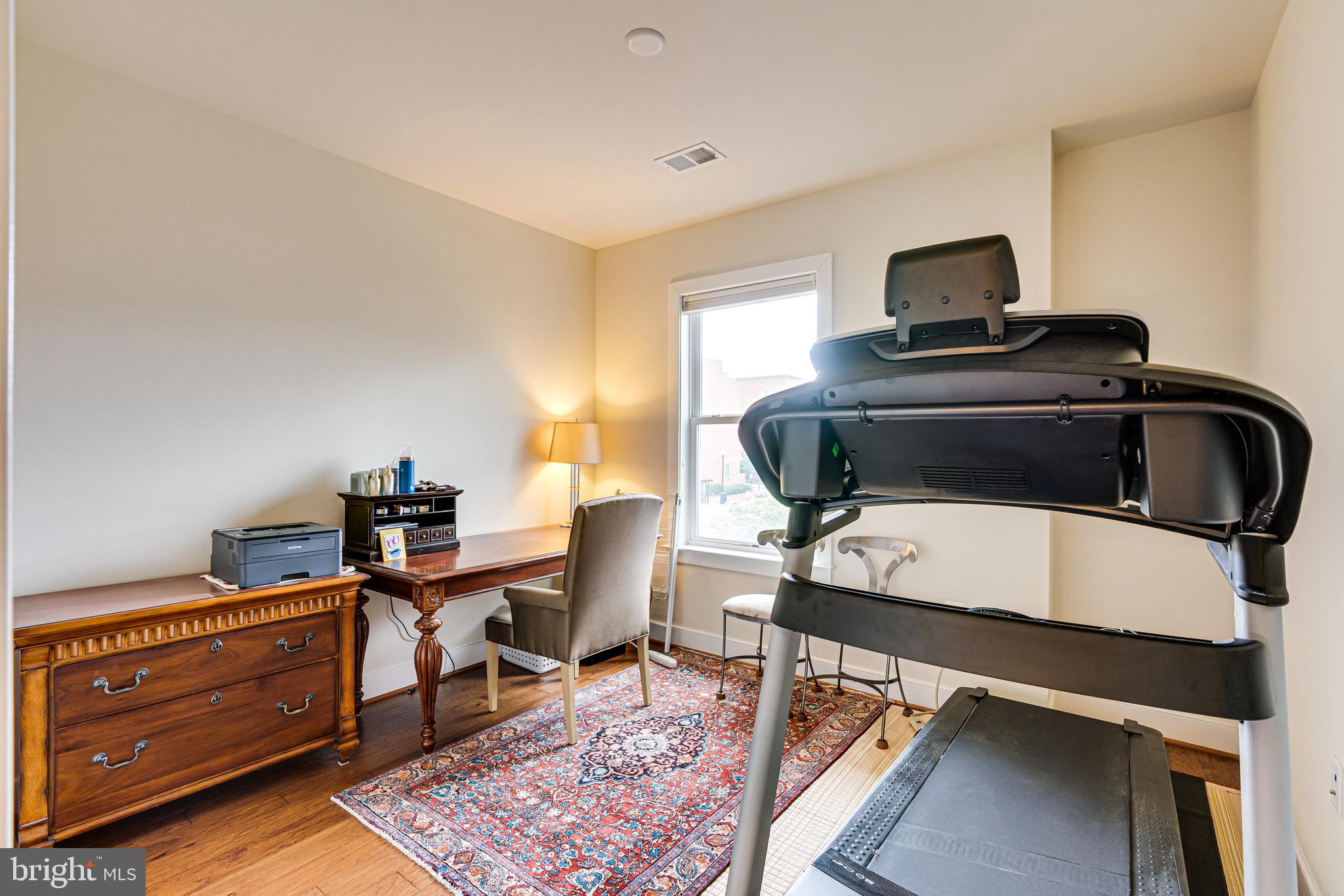 POTOMAC YARD CONDOMINIUM - Residential Lease