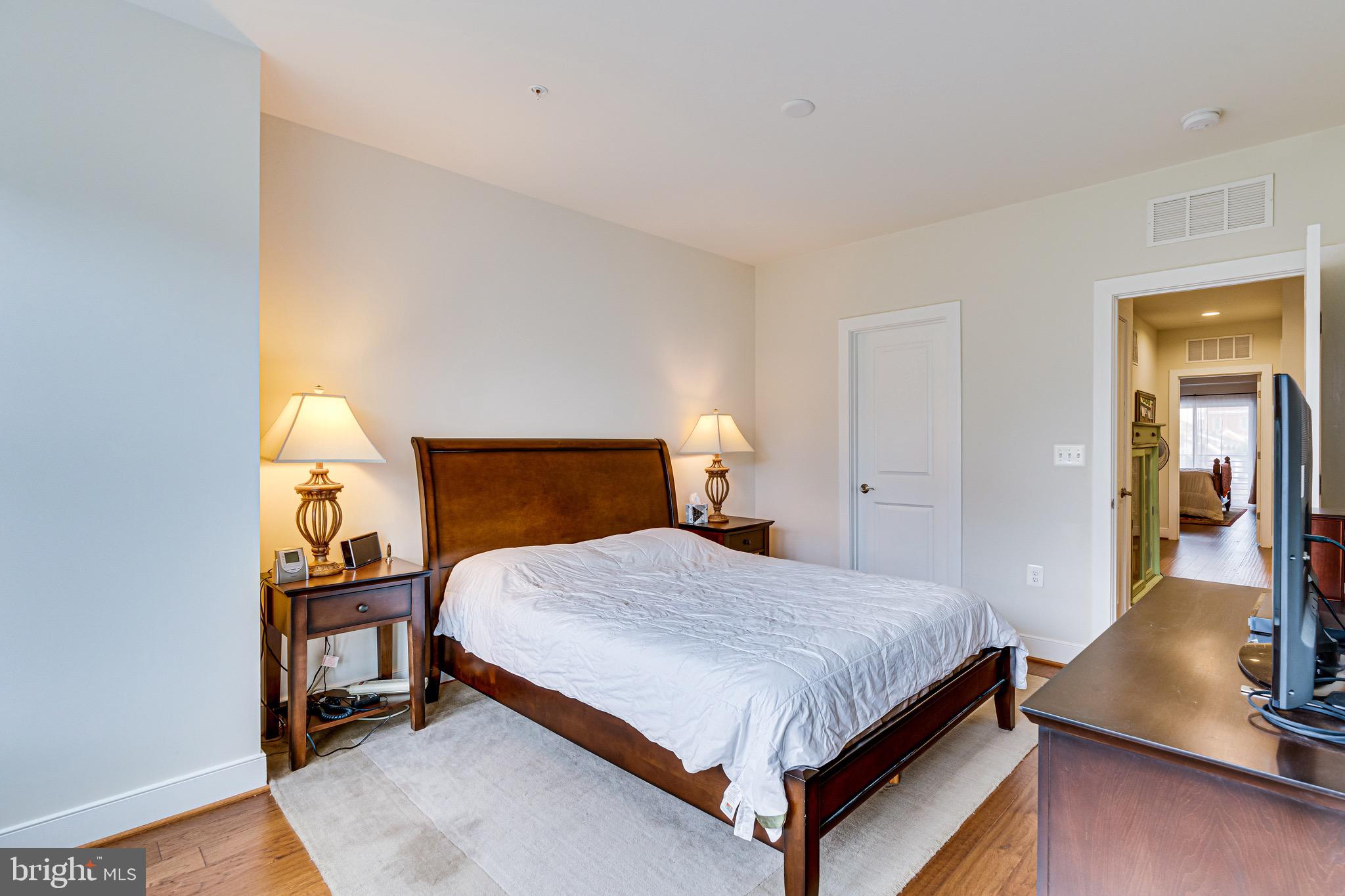 POTOMAC YARD CONDOMINIUM - Residential Lease