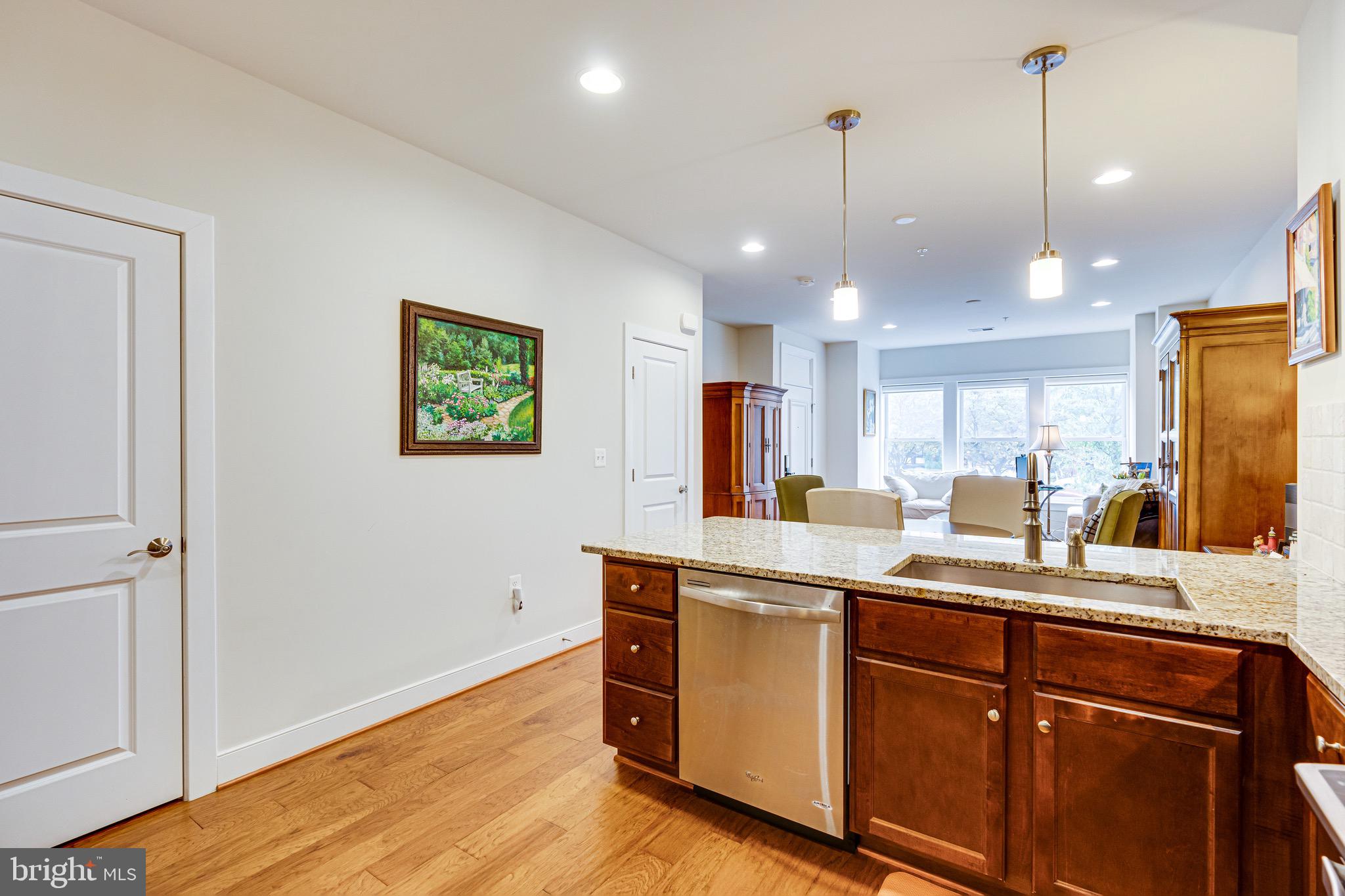 POTOMAC YARD CONDOMINIUM - Residential Lease