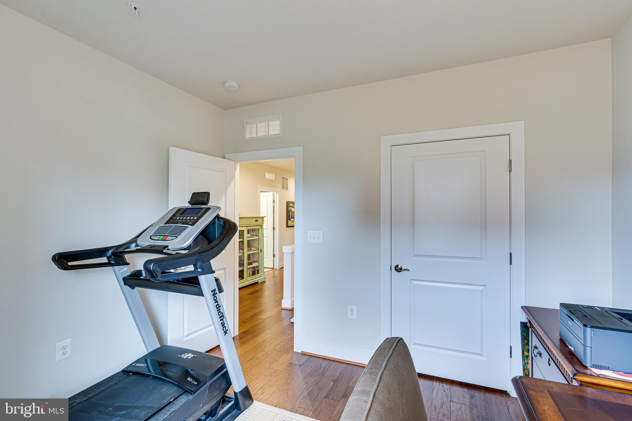 POTOMAC YARD CONDOMINIUM - Residential Lease