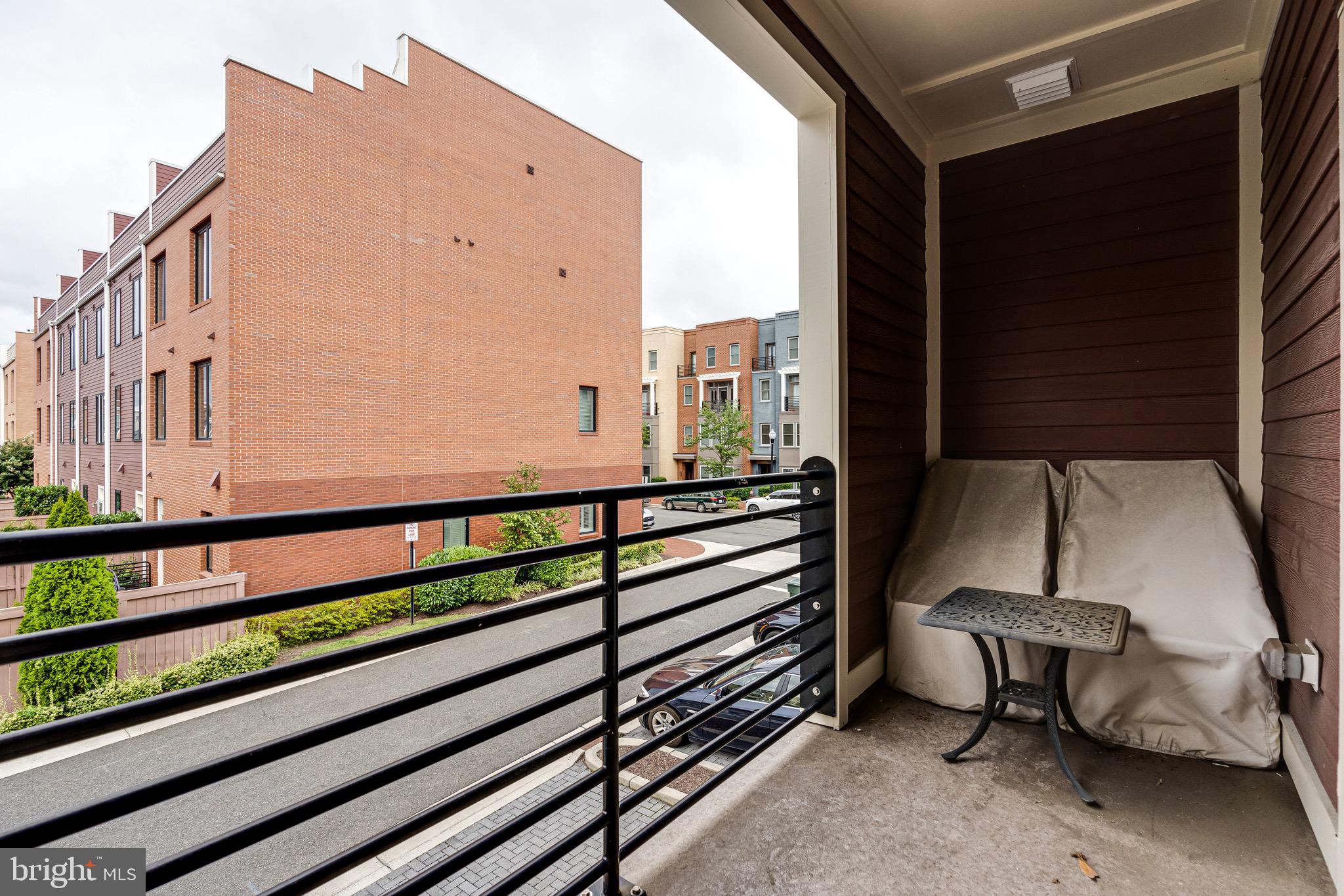 POTOMAC YARD CONDOMINIUM - Residential Lease