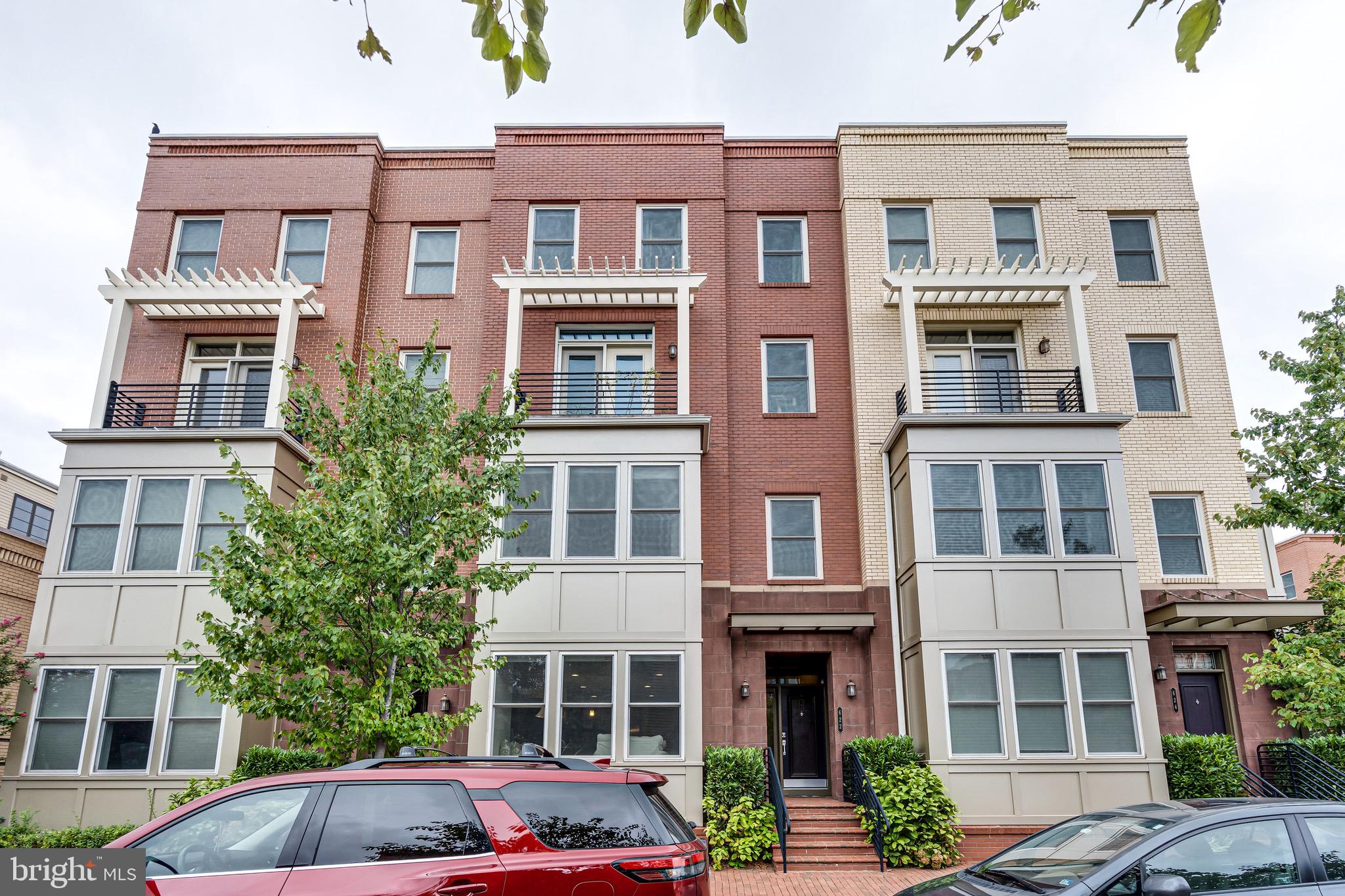 POTOMAC YARD CONDOMINIUM - Residential Lease