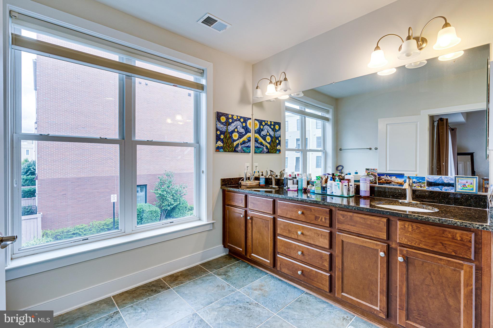 POTOMAC YARD CONDOMINIUM - Residential Lease