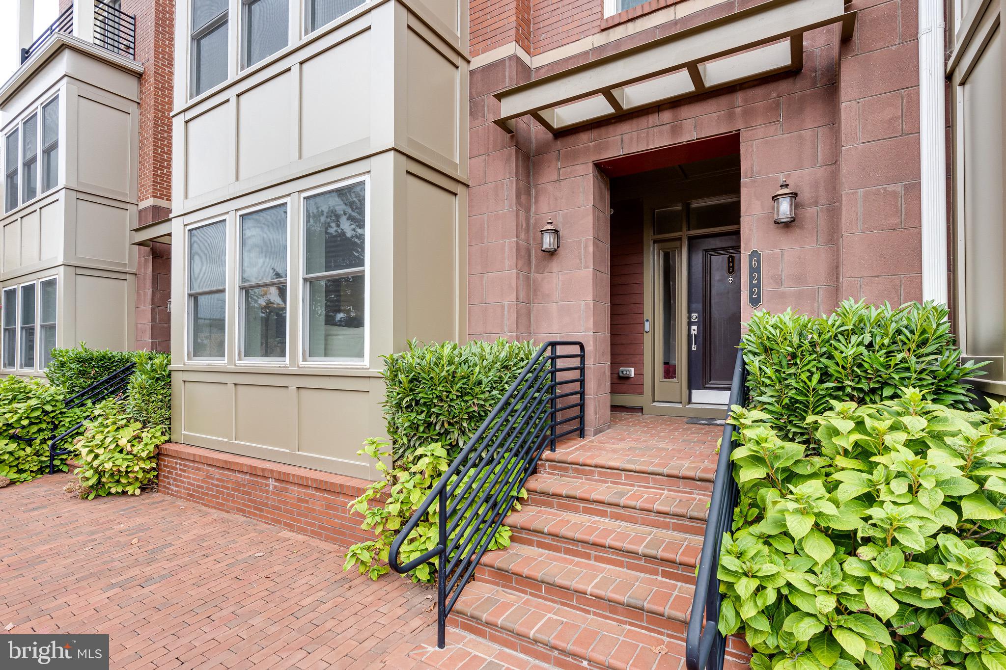 POTOMAC YARD CONDOMINIUM - Residential Lease