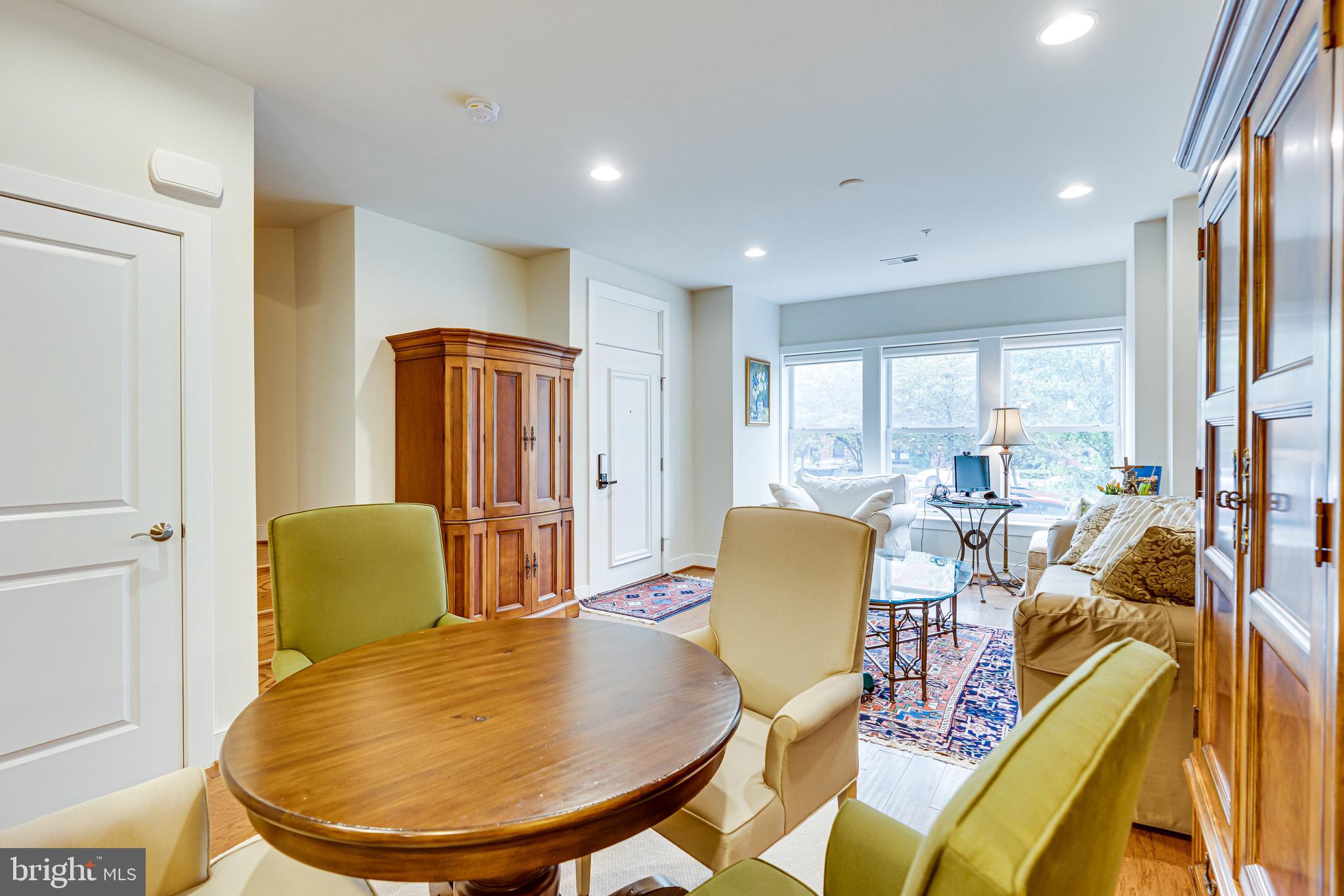 POTOMAC YARD CONDOMINIUM - Residential Lease