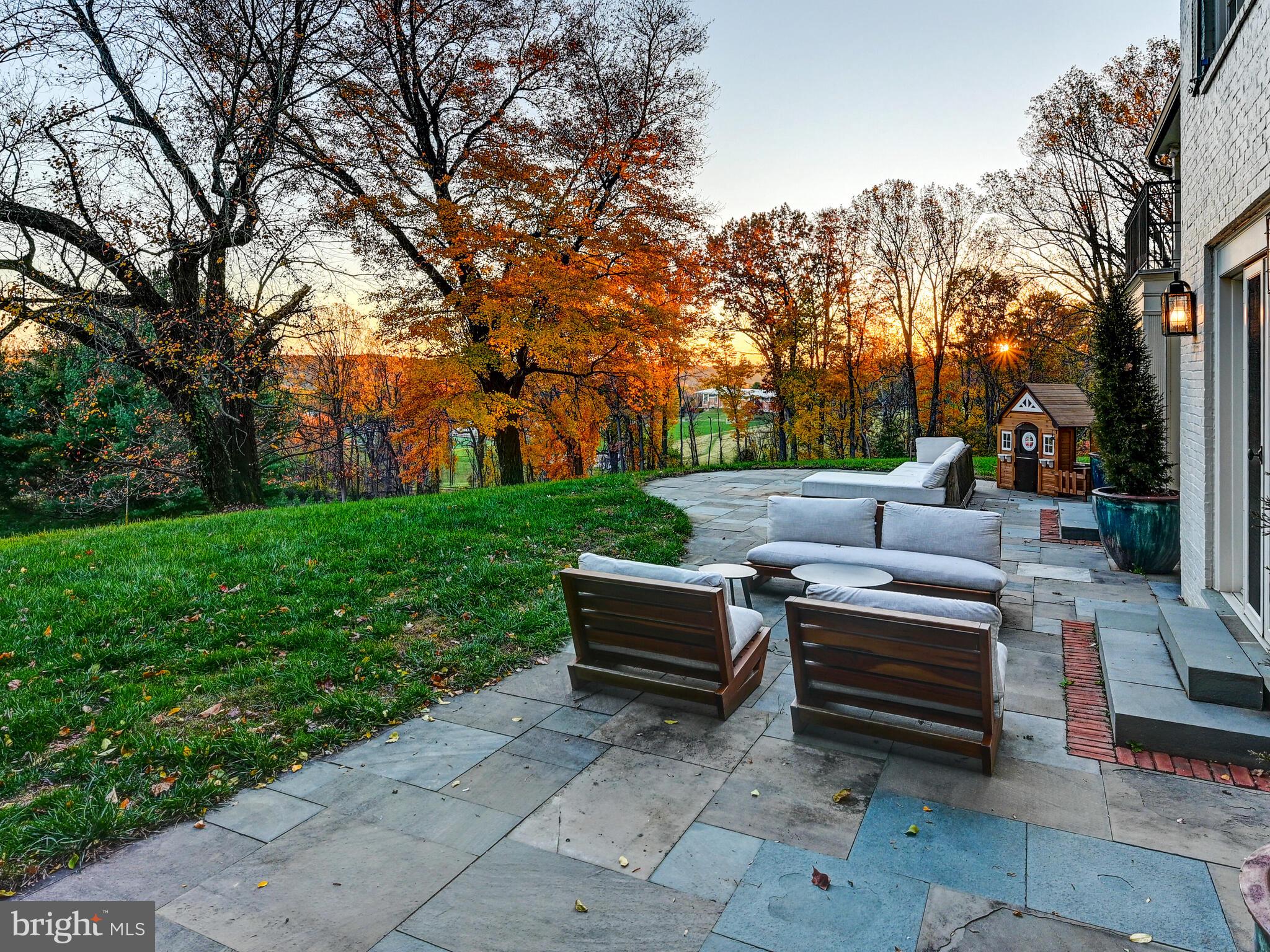 FALLS ROAD CORRIDOR - Residential