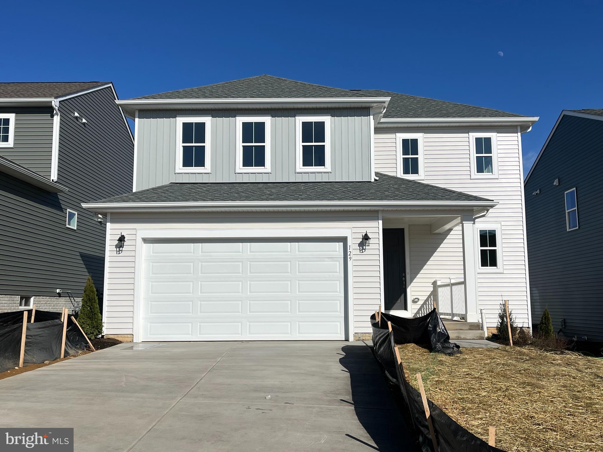 SEASONS AT MIDDLETOWN PLACE - Residential