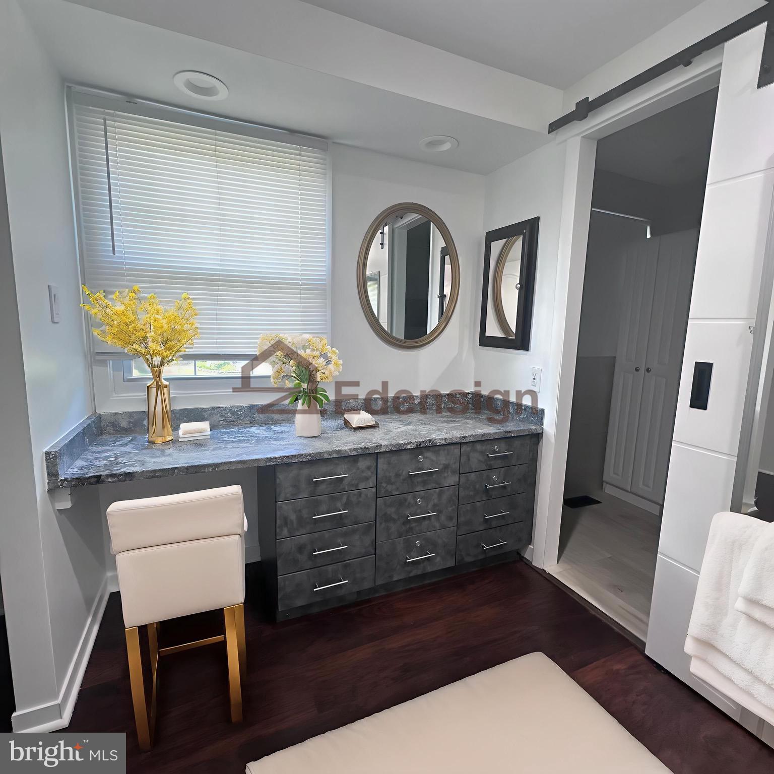 MONTPELIER - Residential