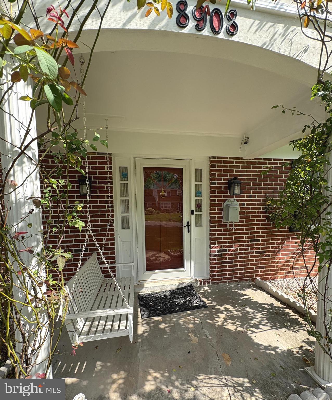 8908 EASTBOURNE LANE