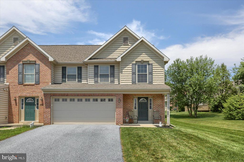 Photo of 521 HUNTINGTON DR, MOUNTVILLE, PA 17554 (MLS # PALA2037250)