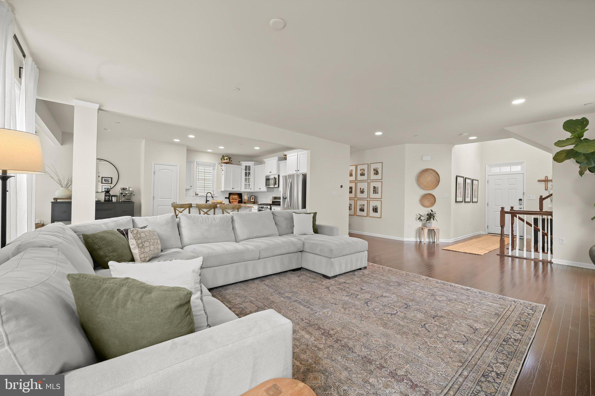 8143 RIDGELY LOOP