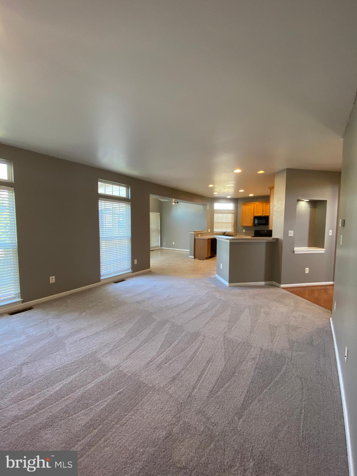 THE FALLS AT LEE'S PARKE - Residential Lease