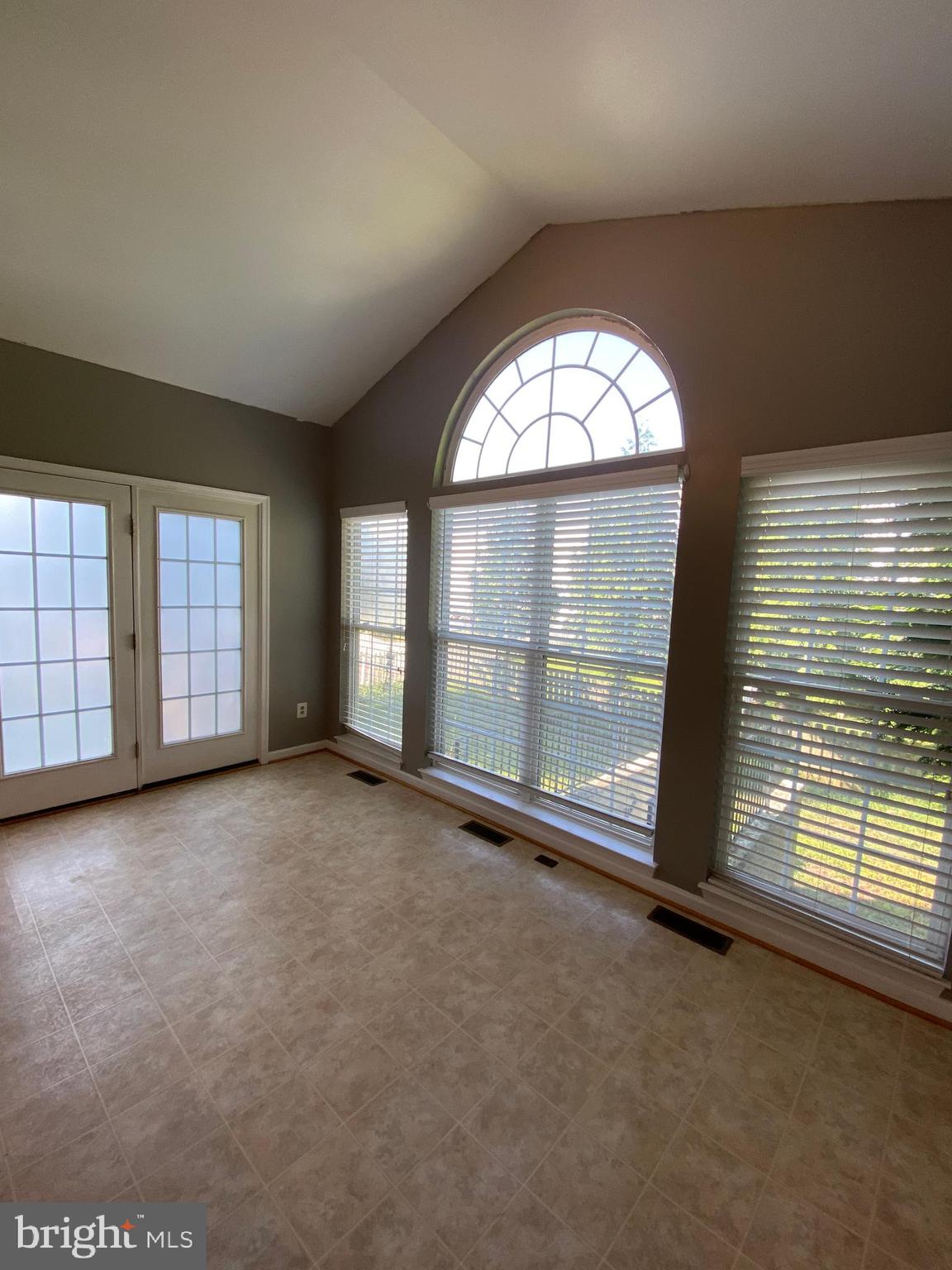 THE FALLS AT LEE'S PARKE - Residential Lease