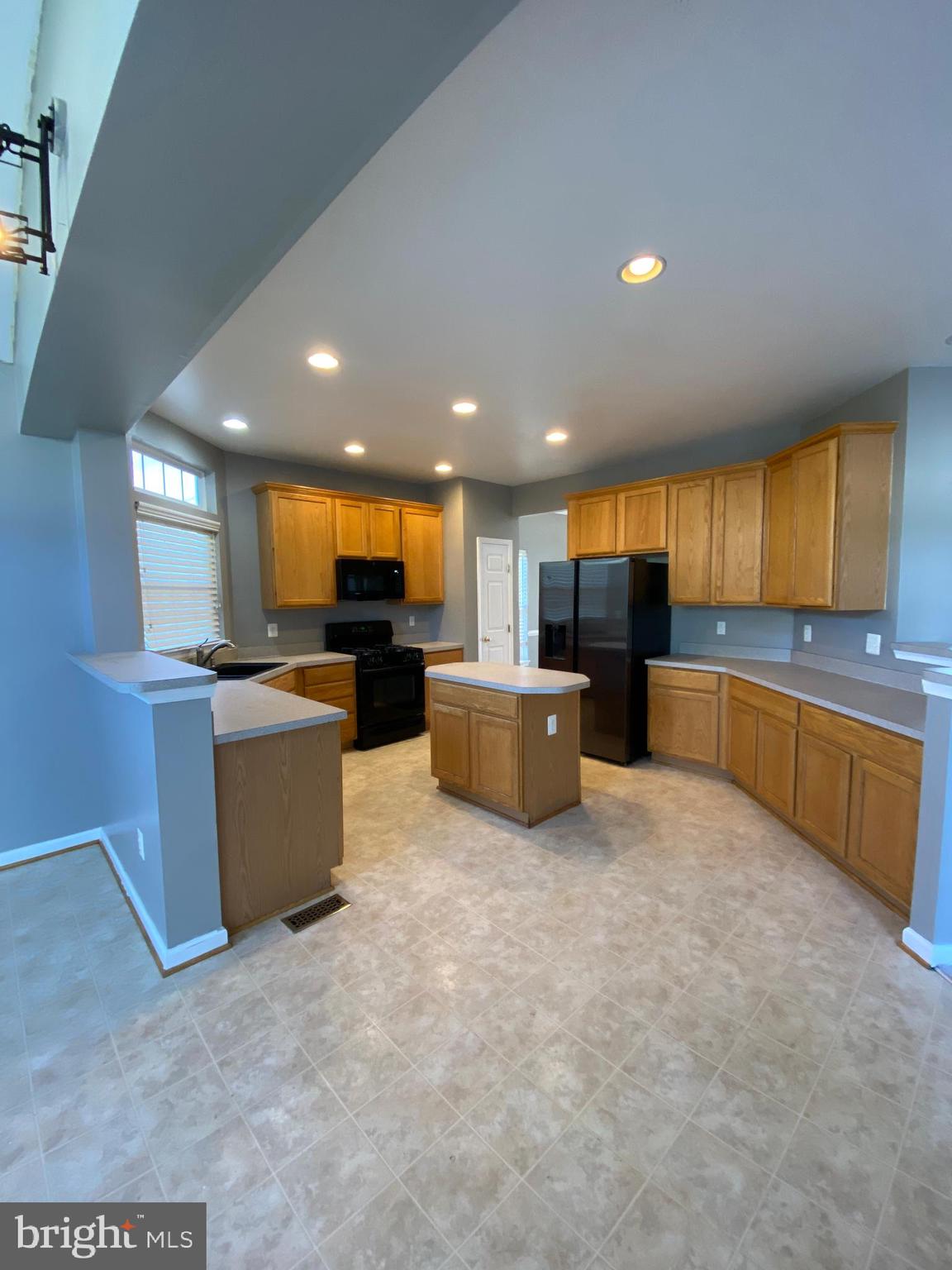 THE FALLS AT LEE'S PARKE - Residential Lease