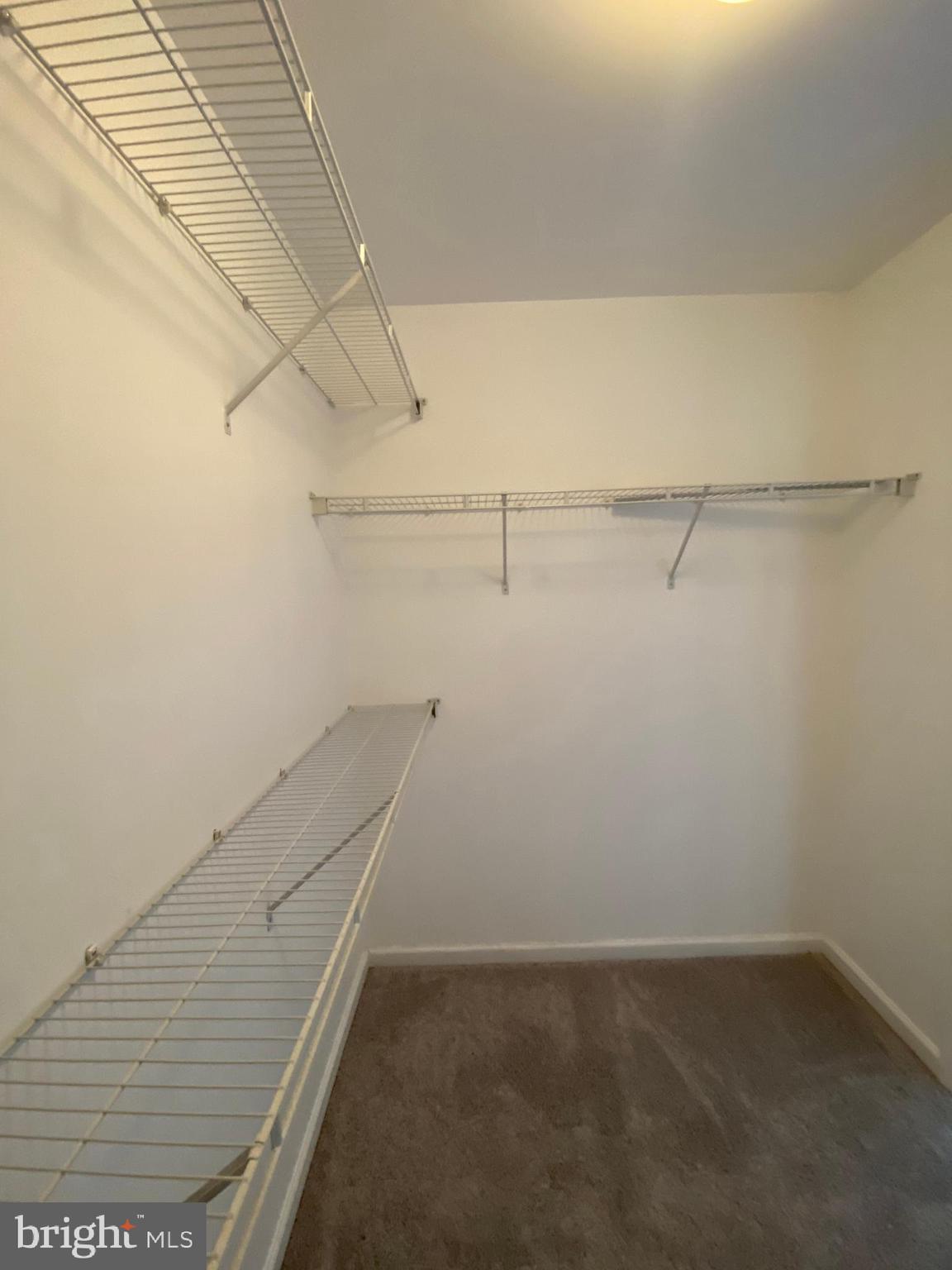 THE FALLS AT LEE'S PARKE - Residential Lease