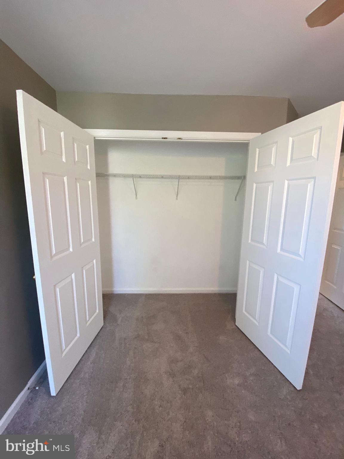 THE FALLS AT LEE'S PARKE - Residential Lease