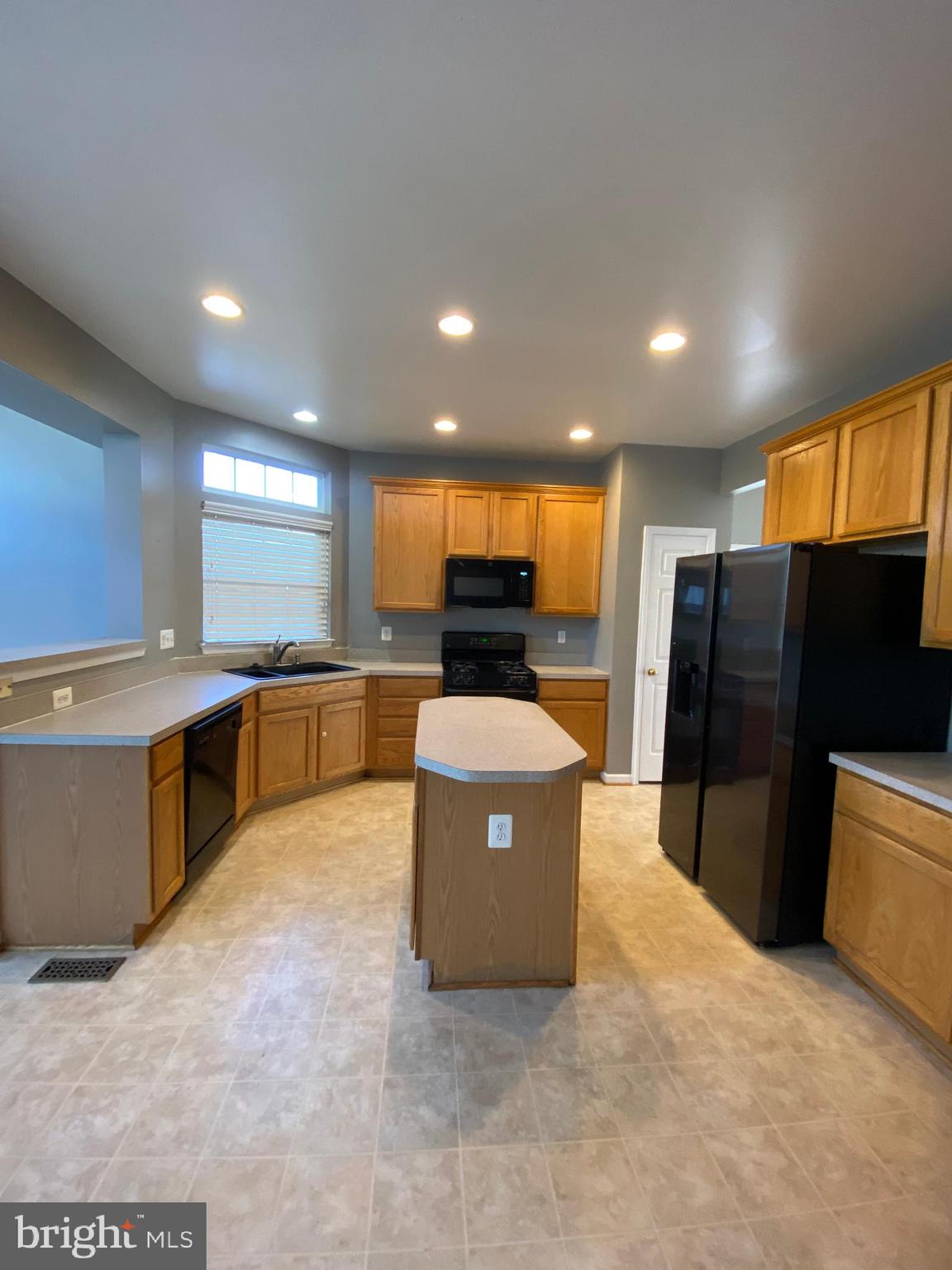 THE FALLS AT LEE'S PARKE - Residential Lease