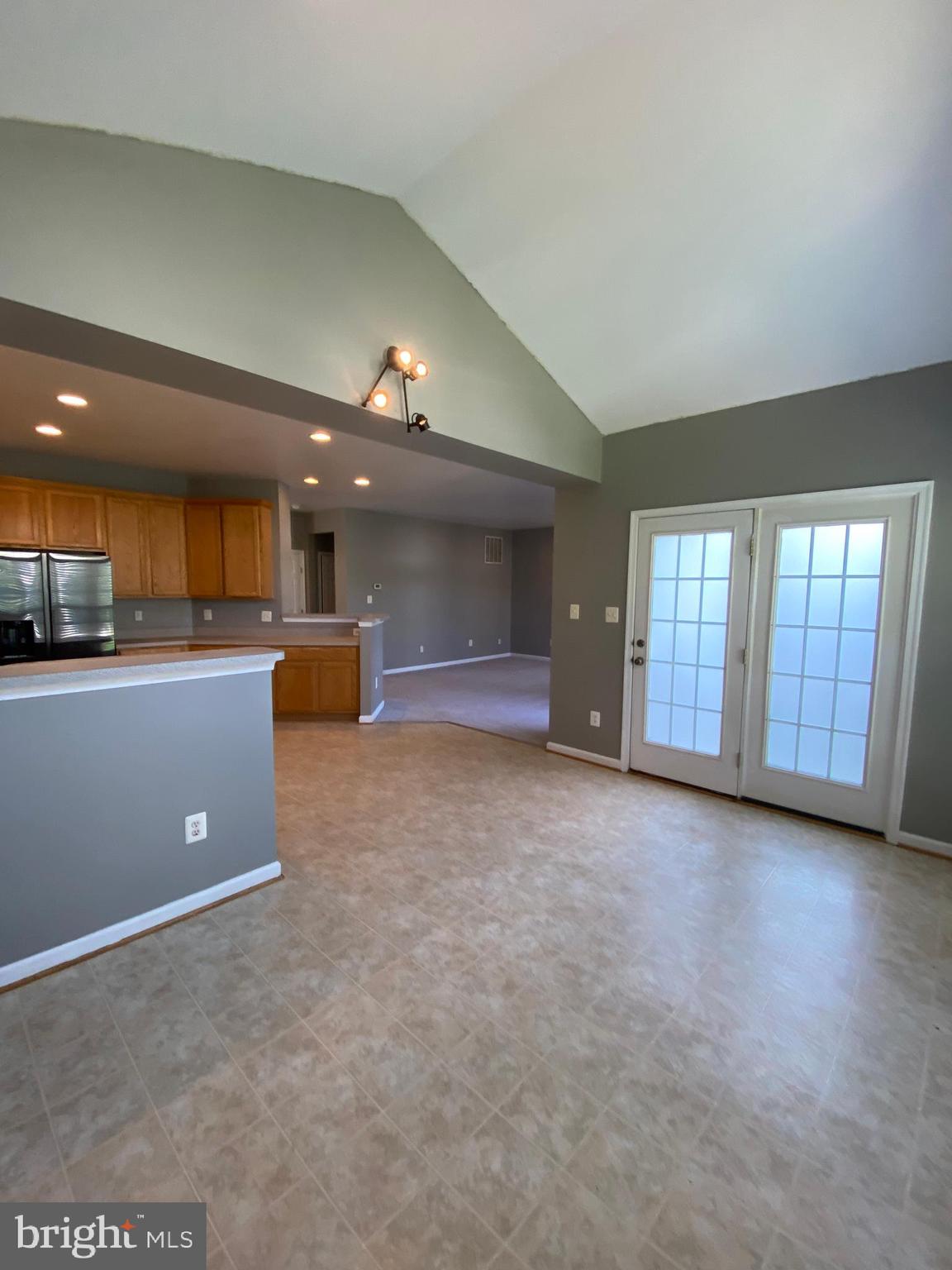 THE FALLS AT LEE'S PARKE - Residential Lease