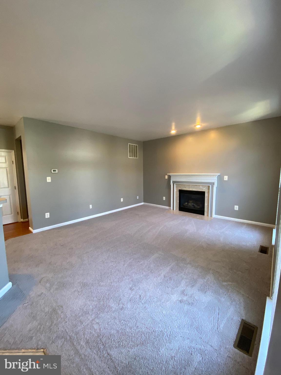 THE FALLS AT LEE'S PARKE - Residential Lease