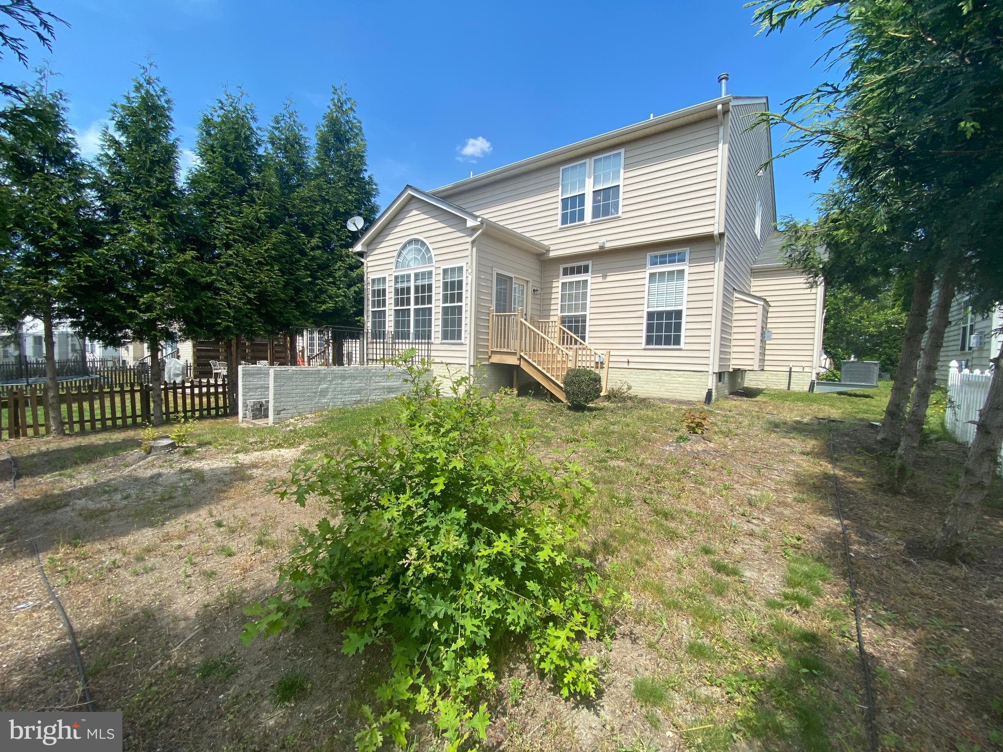 THE FALLS AT LEE'S PARKE - Residential Lease