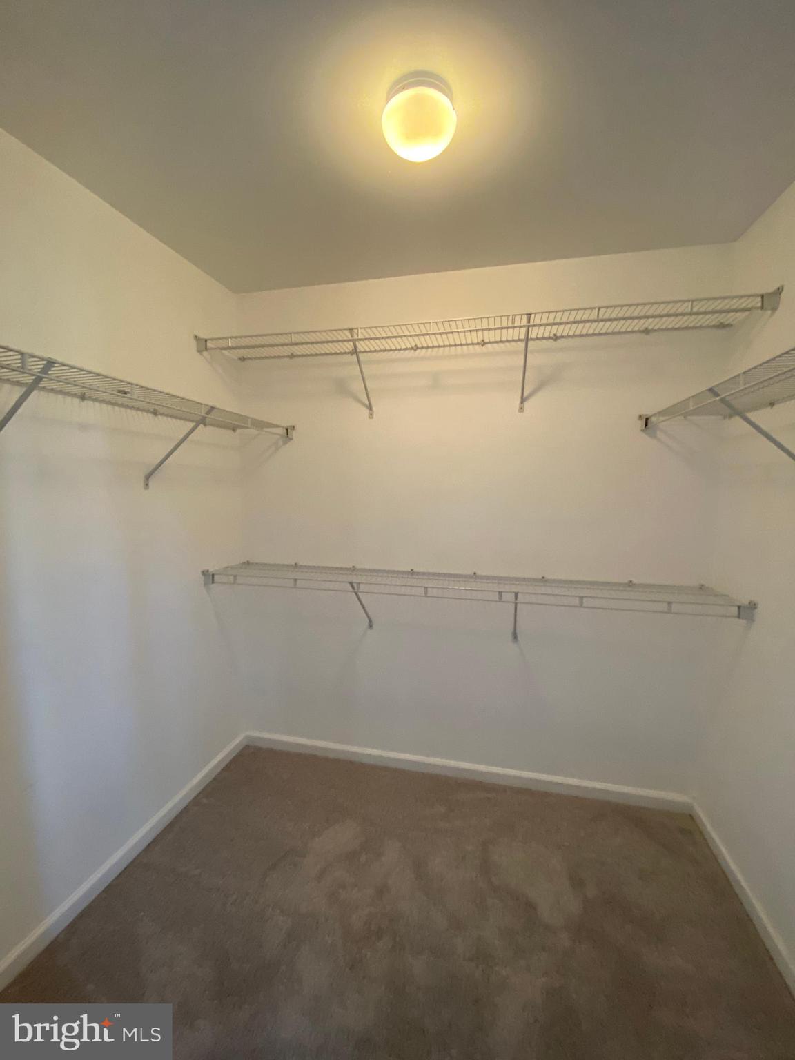 THE FALLS AT LEE'S PARKE - Residential Lease