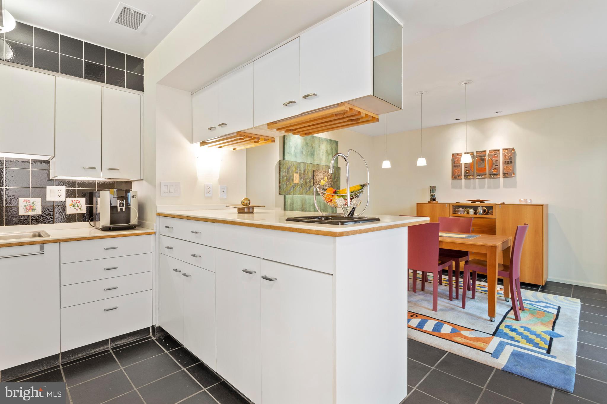 WASHINGTON SQ WEST - Residential