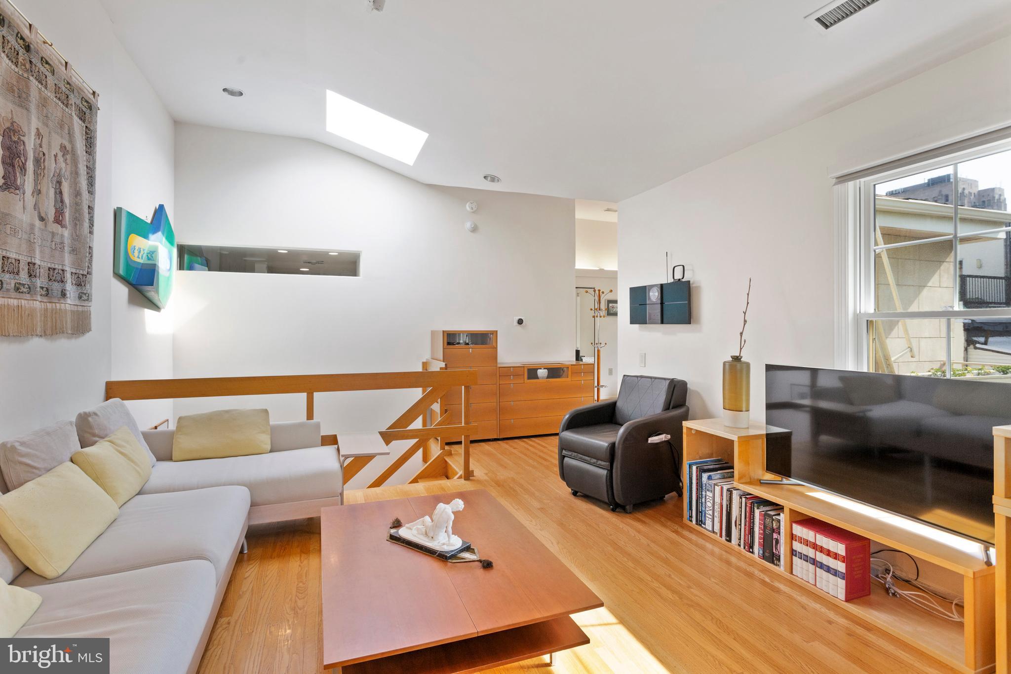 WASHINGTON SQ WEST - Residential