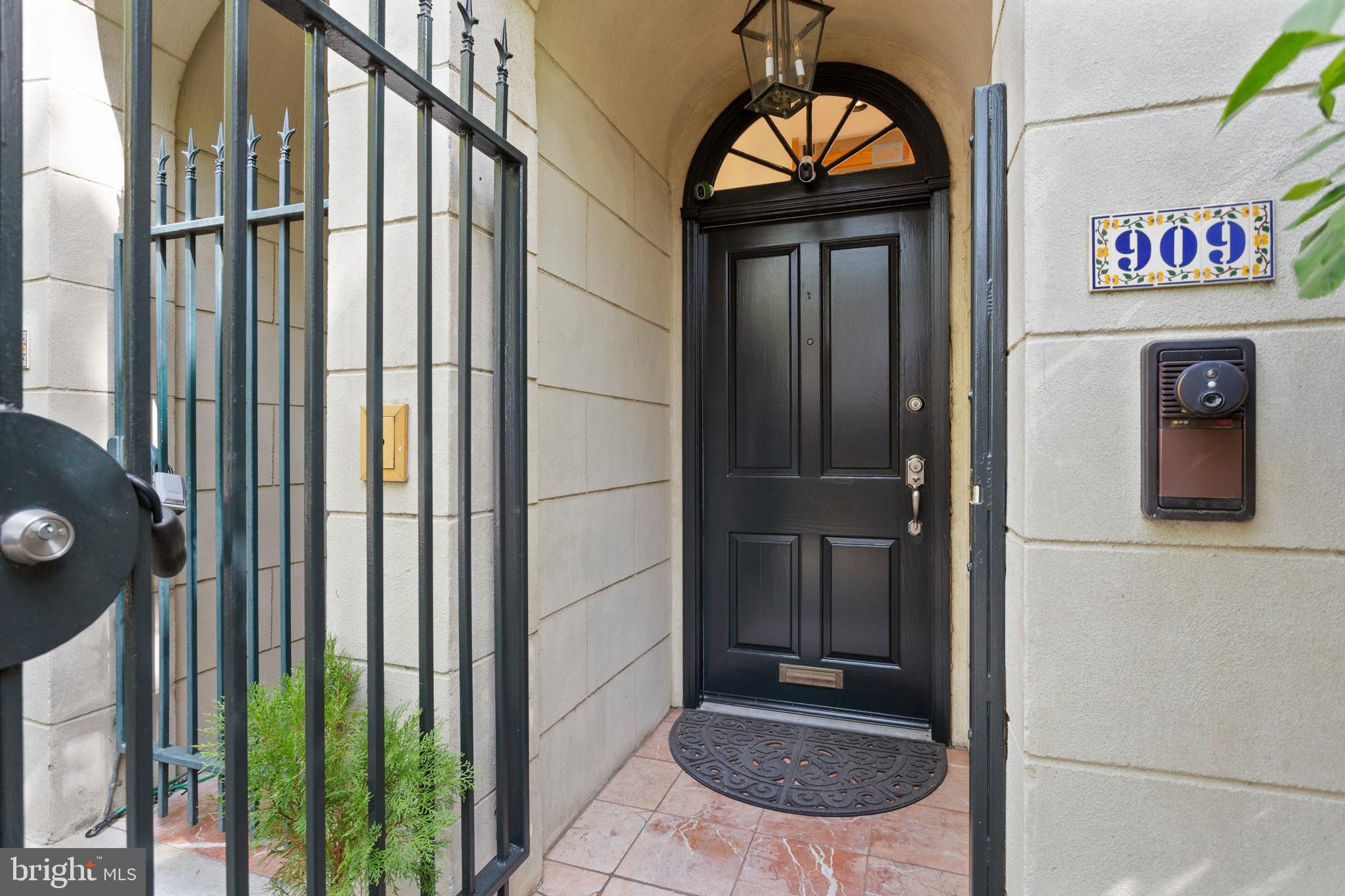 WASHINGTON SQ WEST - Residential