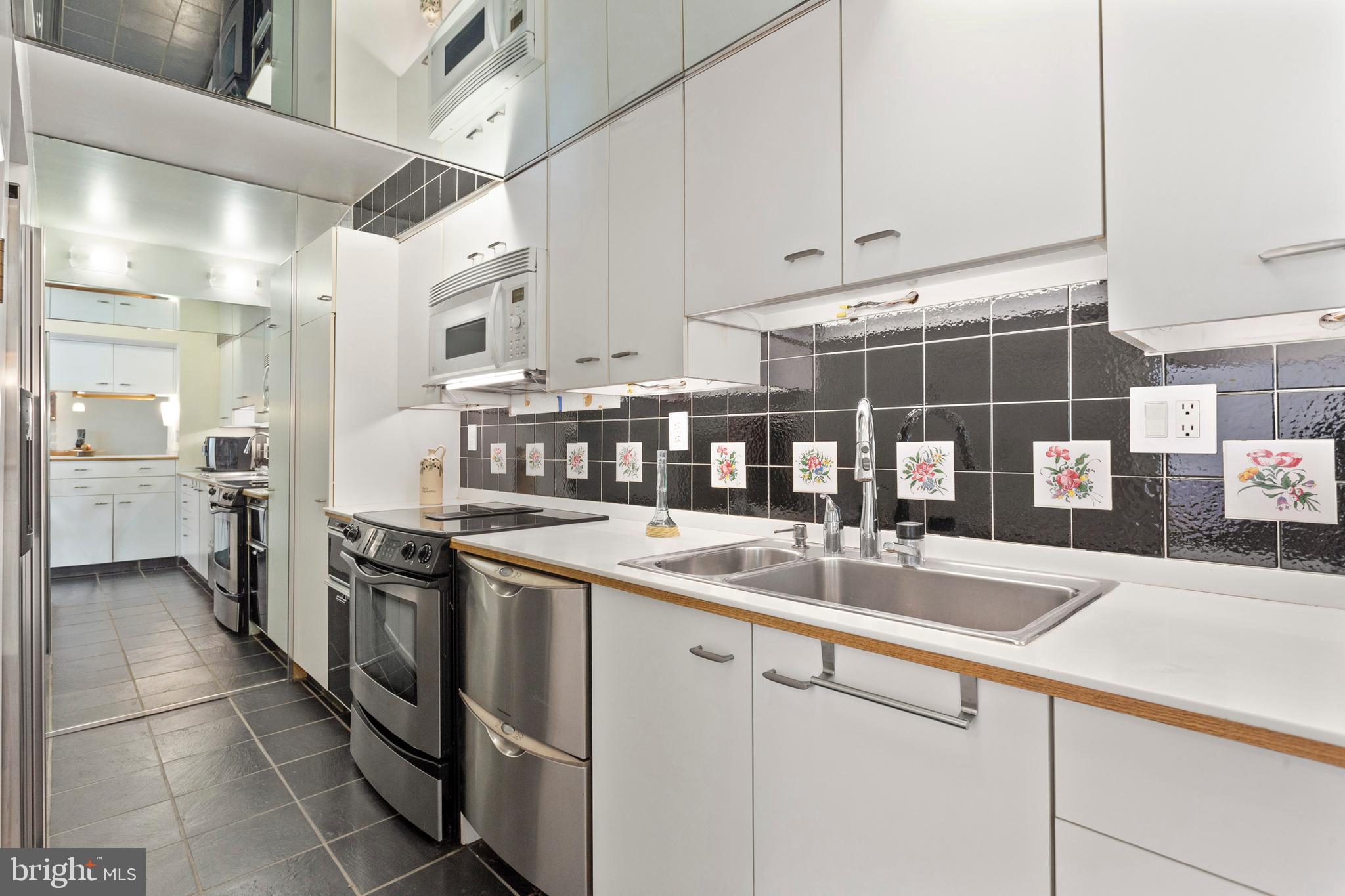 WASHINGTON SQ WEST - Residential