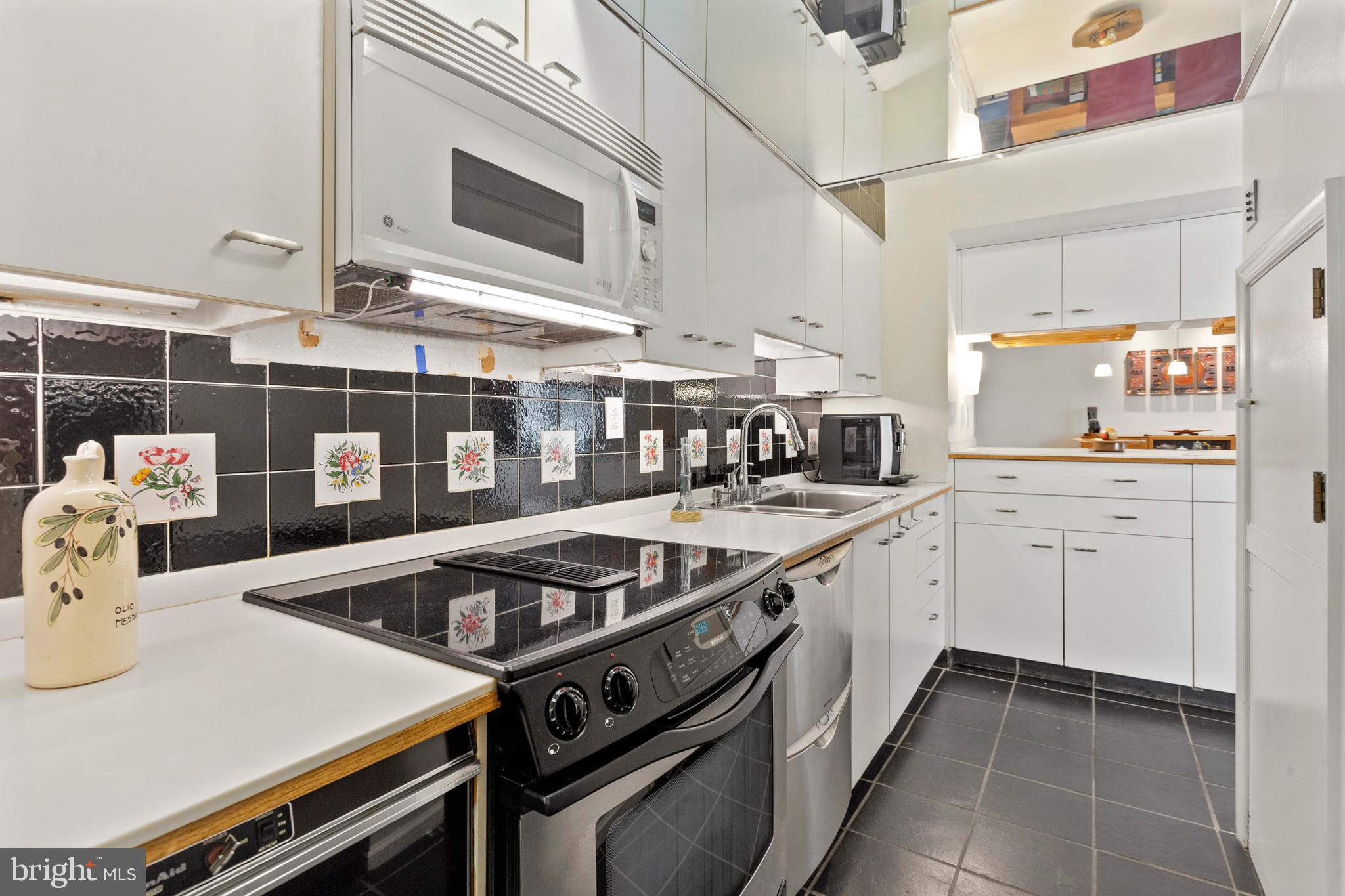 WASHINGTON SQ WEST - Residential