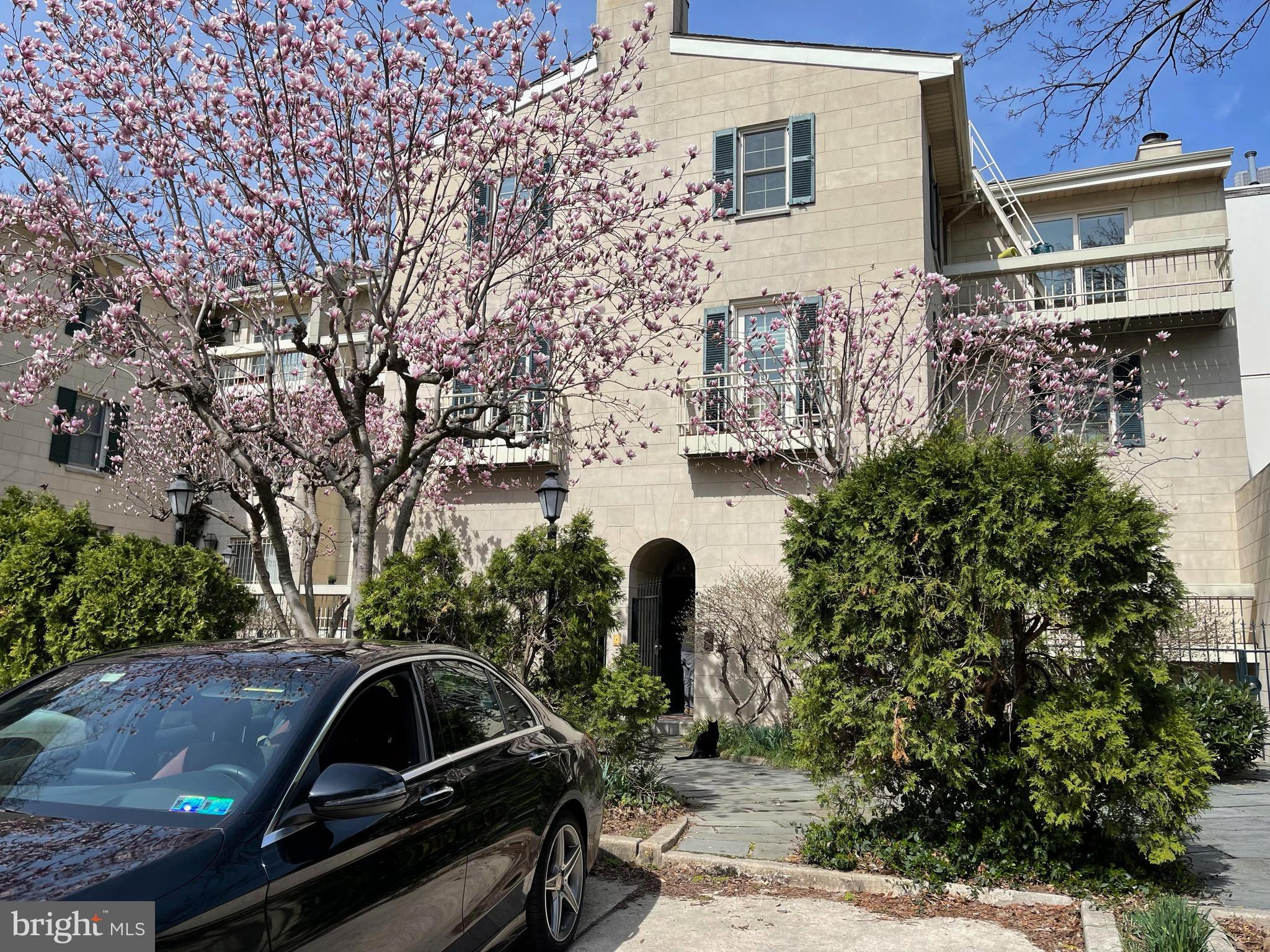 WASHINGTON SQ WEST - Residential