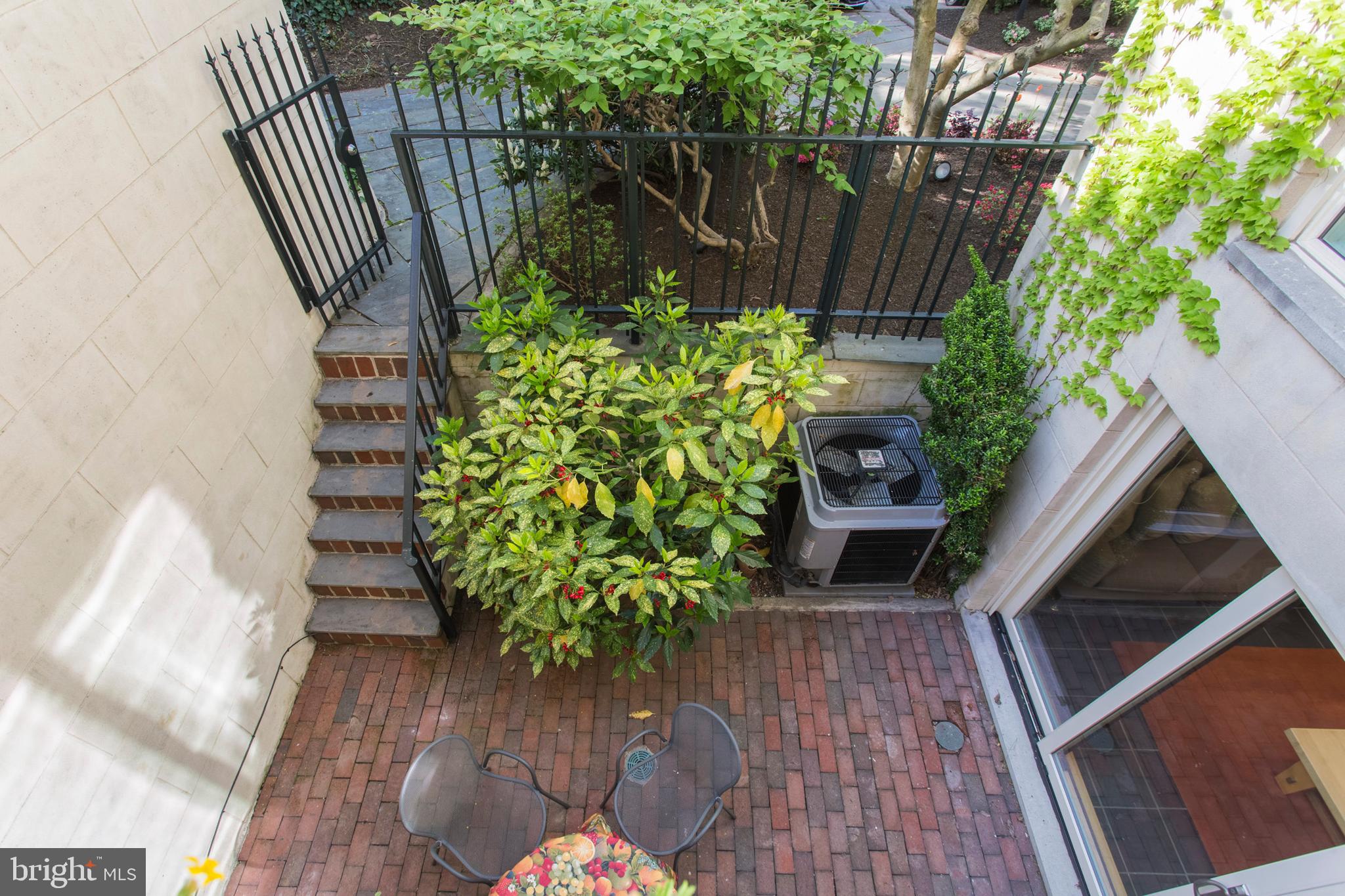 WASHINGTON SQ WEST - Residential