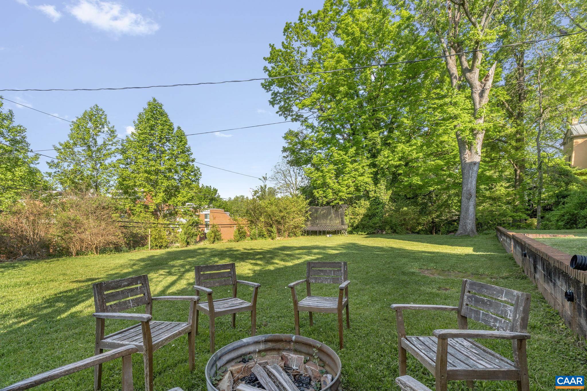 UNIVERSITY PLACE - Residential