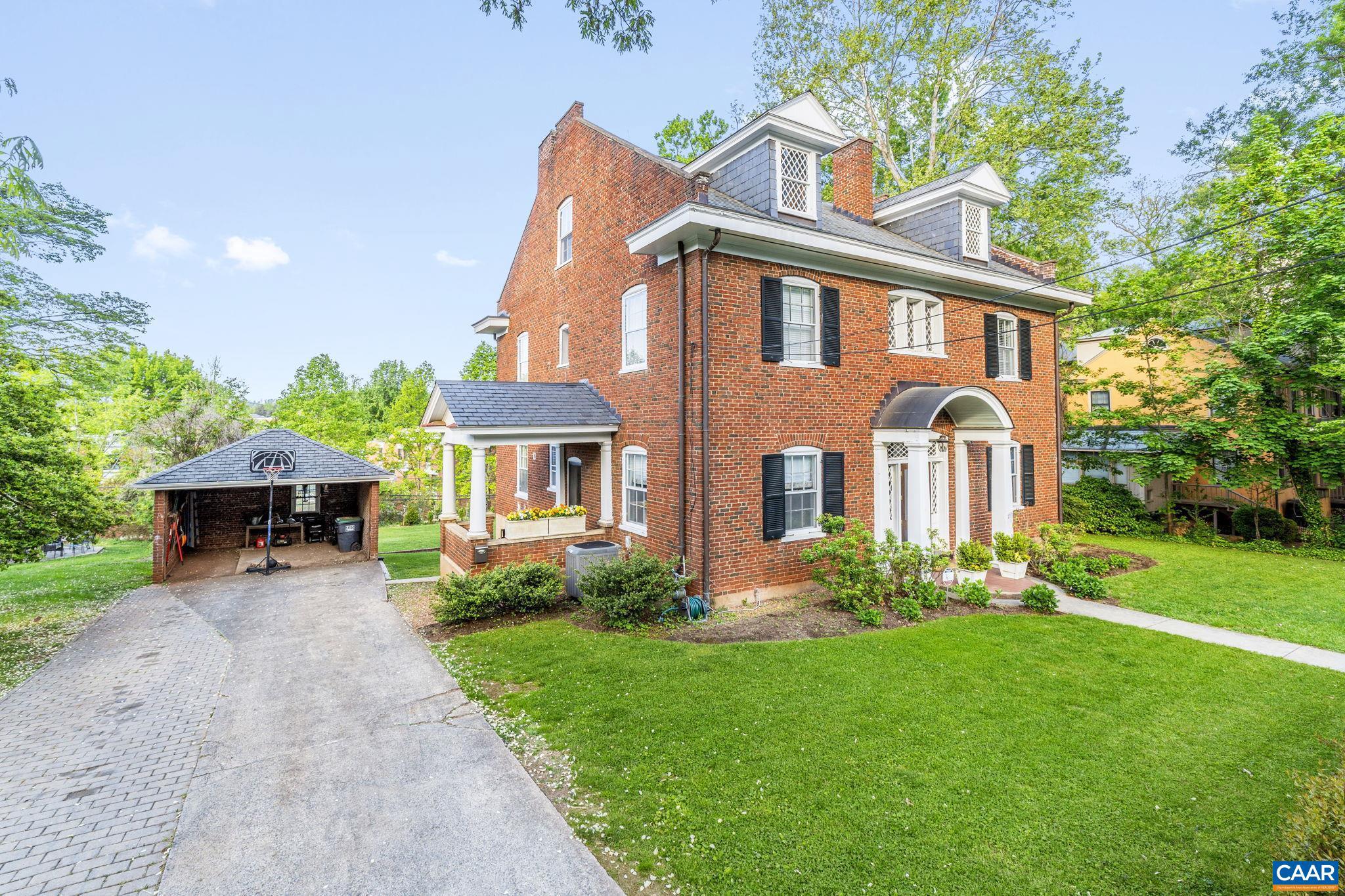 UNIVERSITY PLACE - Residential