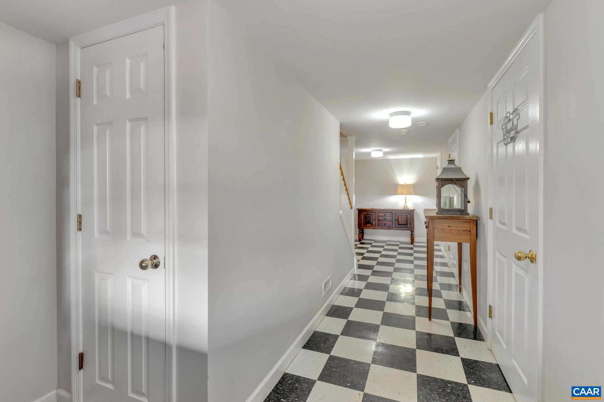 UNIVERSITY PLACE - Residential