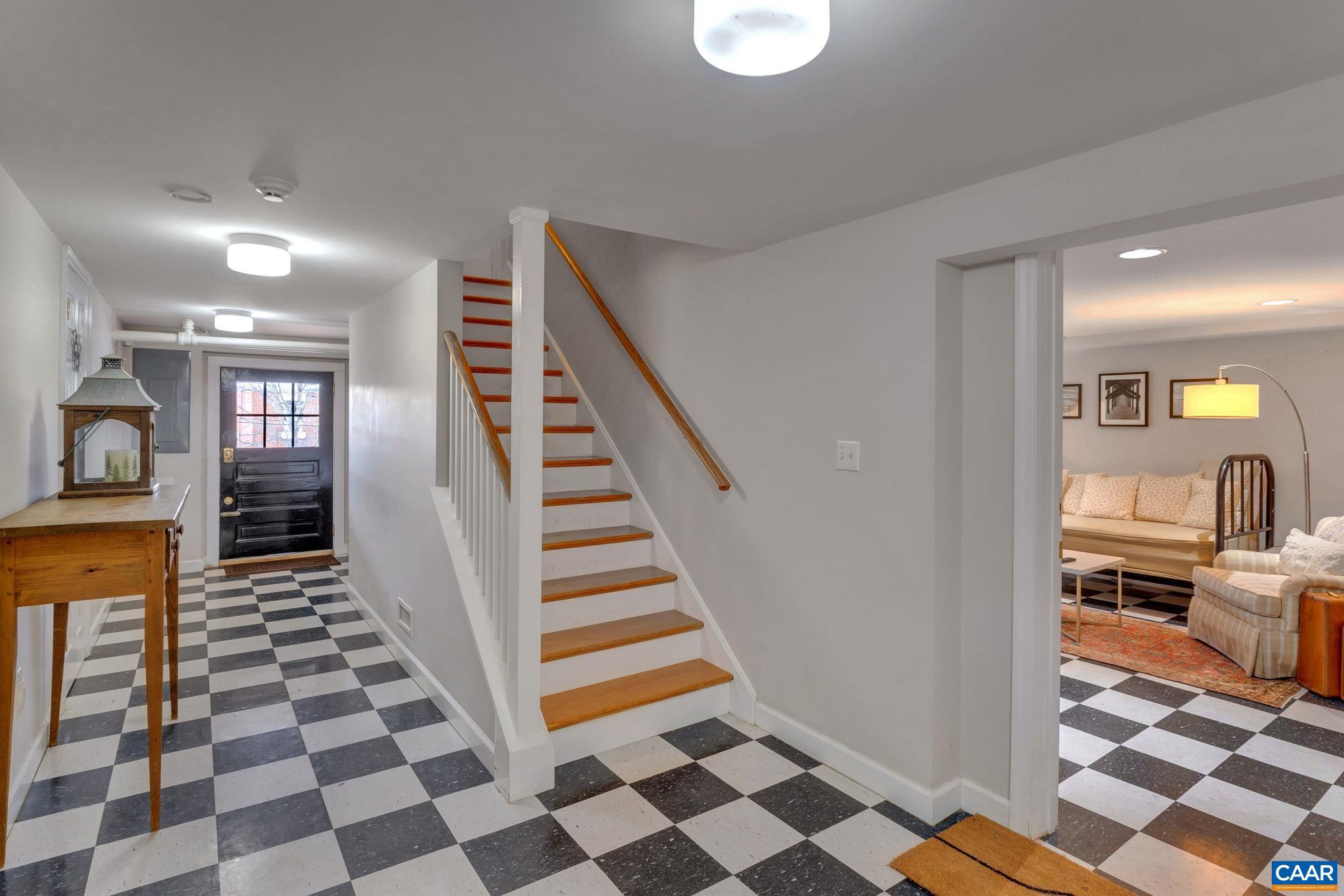 UNIVERSITY PLACE - Residential