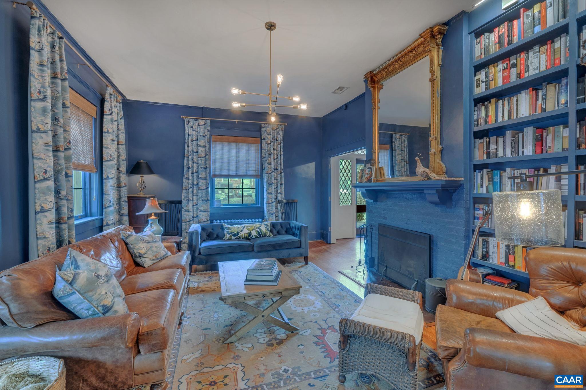 UNIVERSITY PLACE - Residential