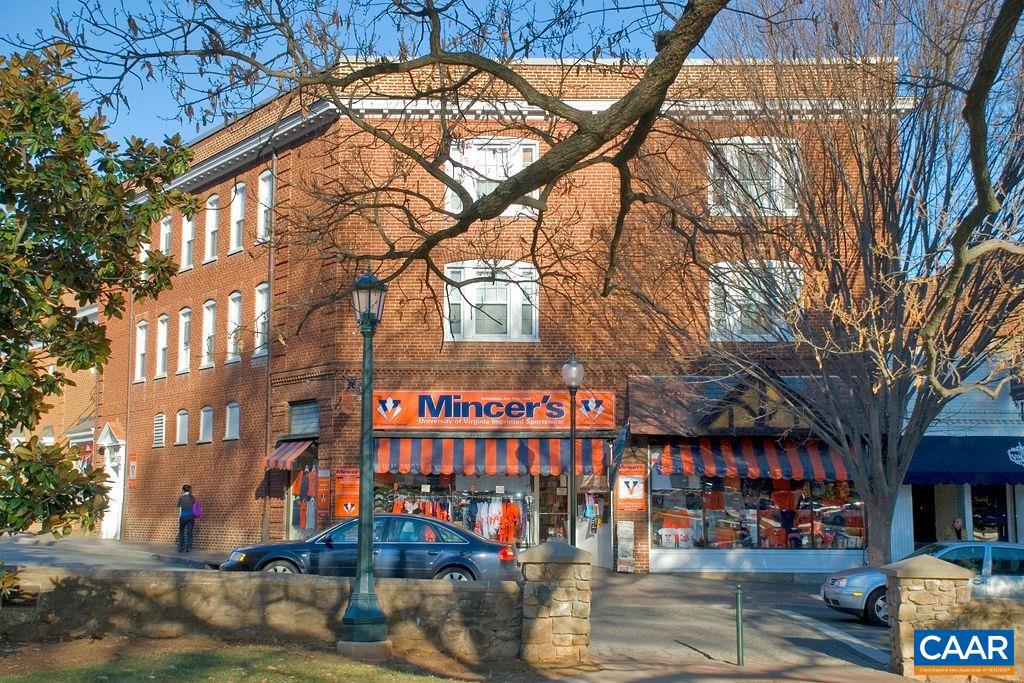 UNIVERSITY PLACE - Residential